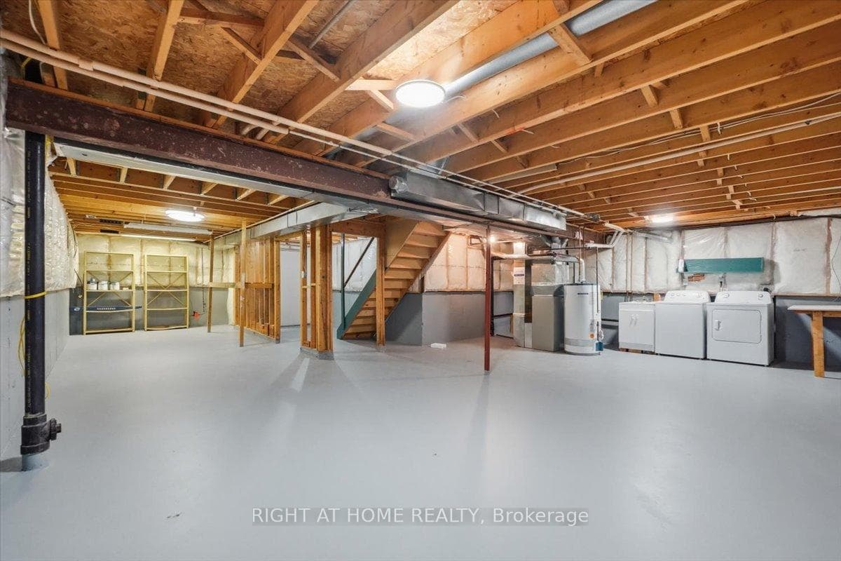 26 Ellington Avenue photo 39
