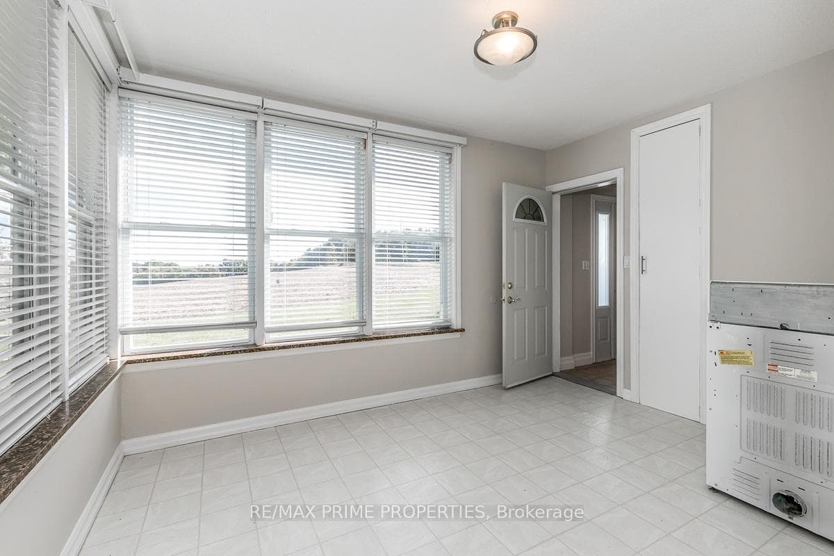 20279 Centre Street photo 11