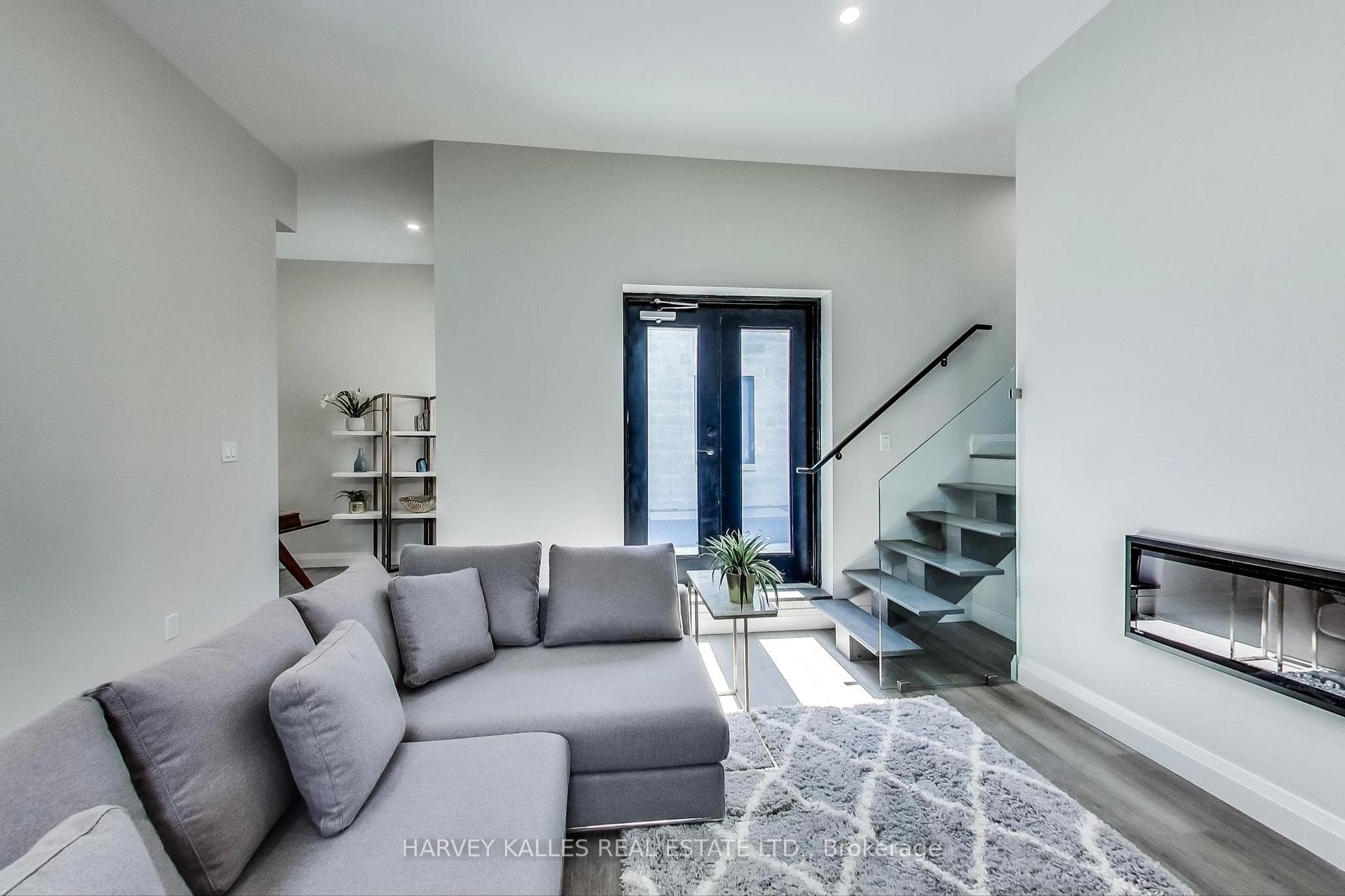 2896 Dundas Street Unit 3 photo 10