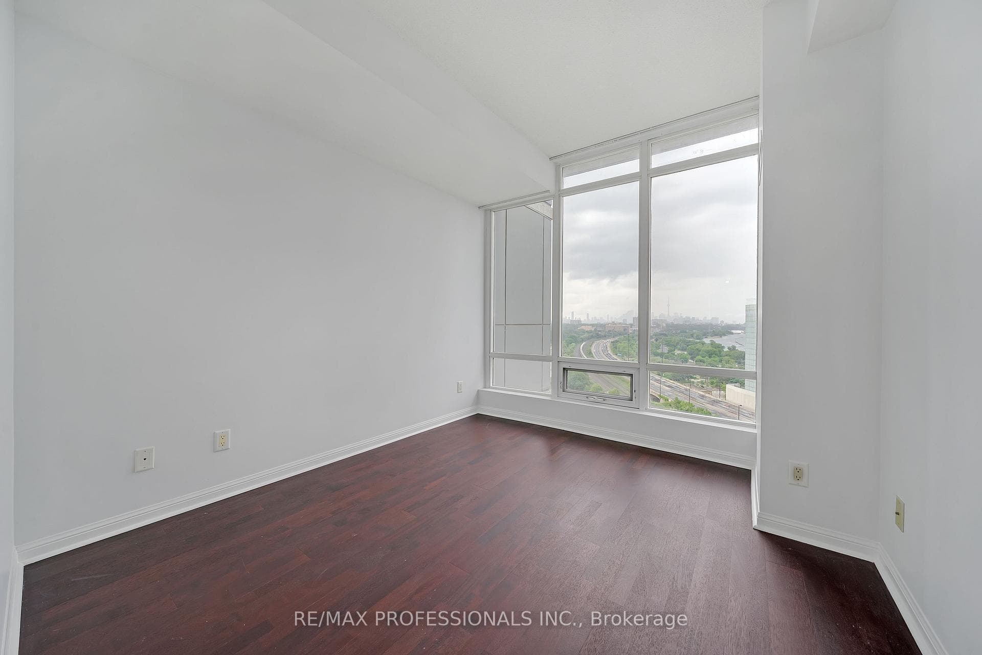 15 Windermere Avenue Unit 1808 photo 12