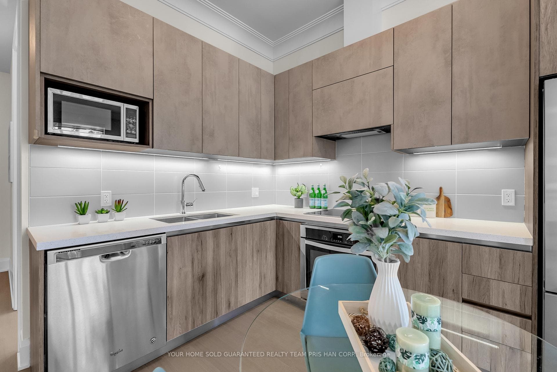 Kitchen - Stone Counter