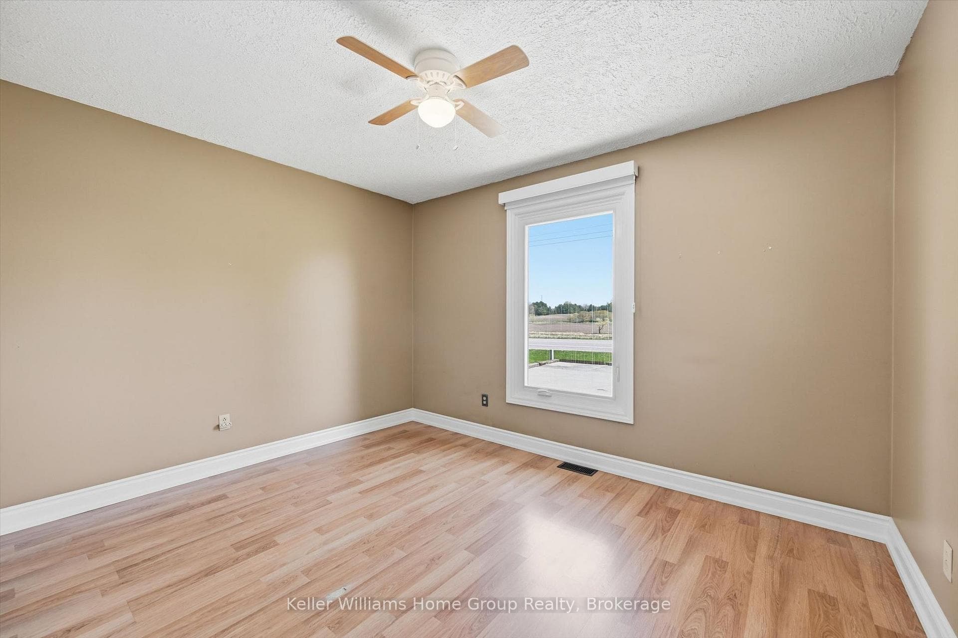 1233 5 Highway photo 18