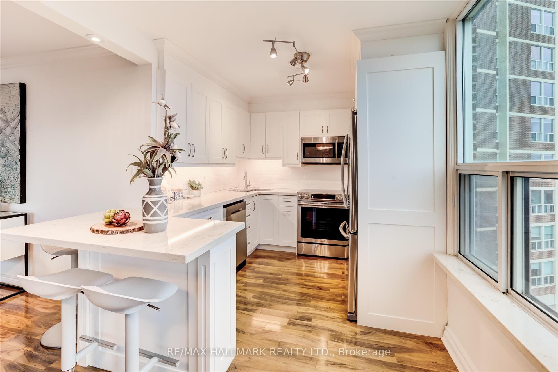 980 Broadview Avenue Unit 508 photo 14