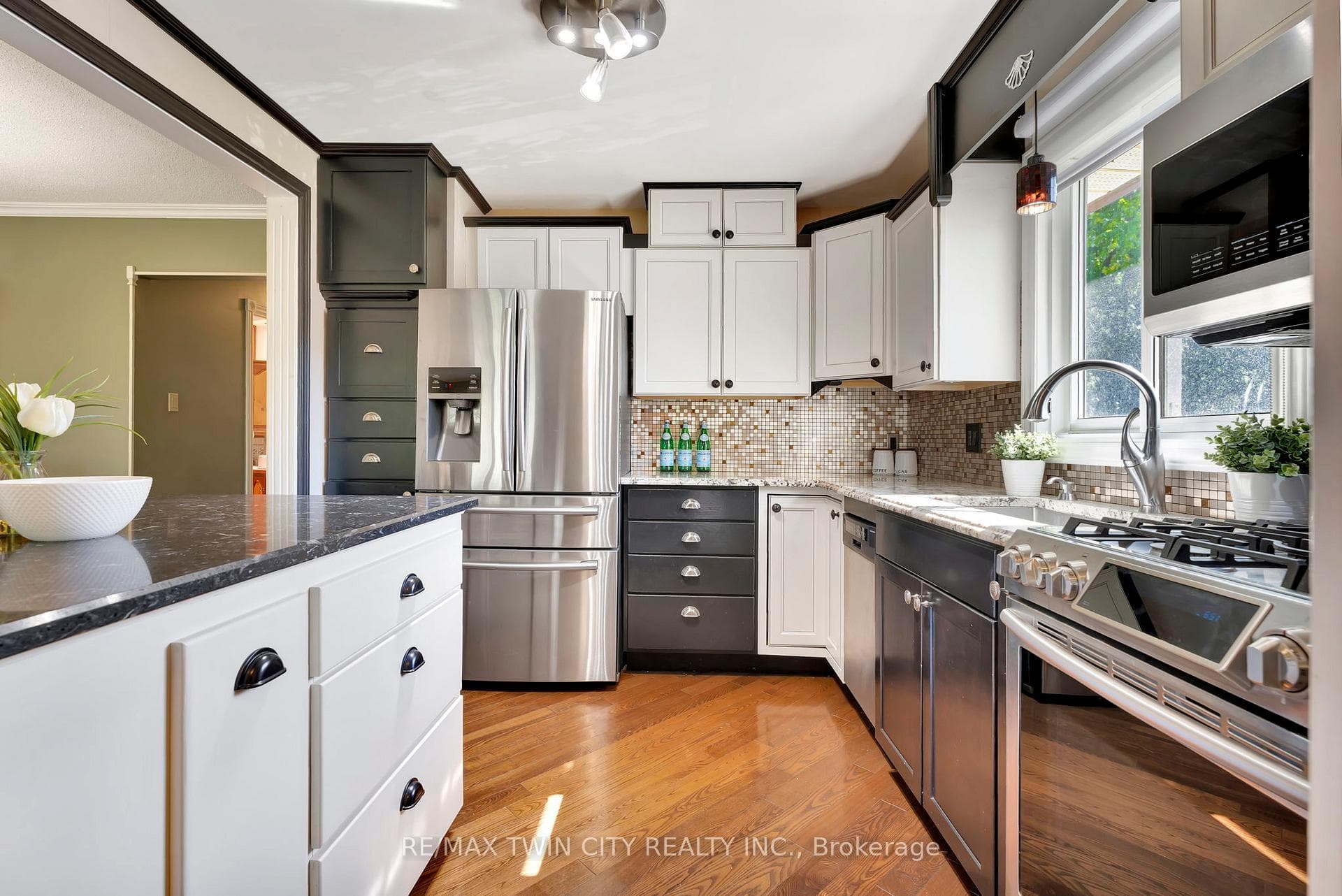 1259 Swan Street photo 11