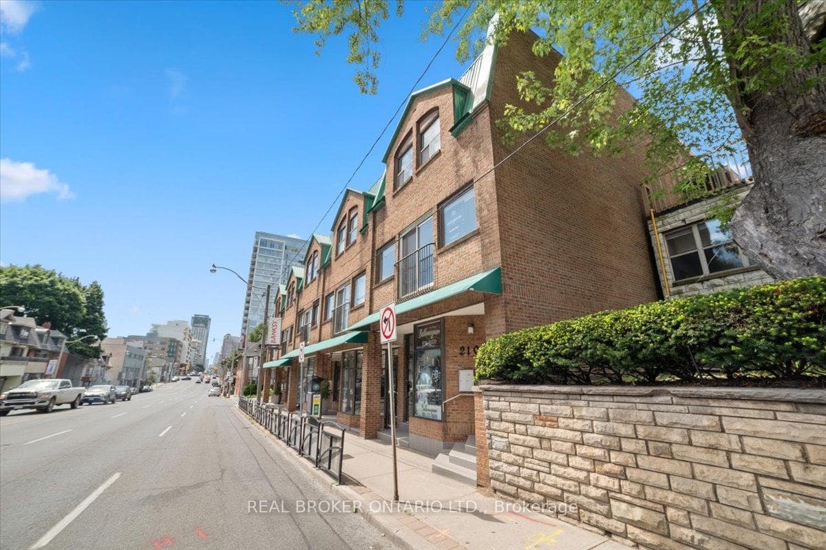 210C Avenue Road Unit Th 09 photo 34