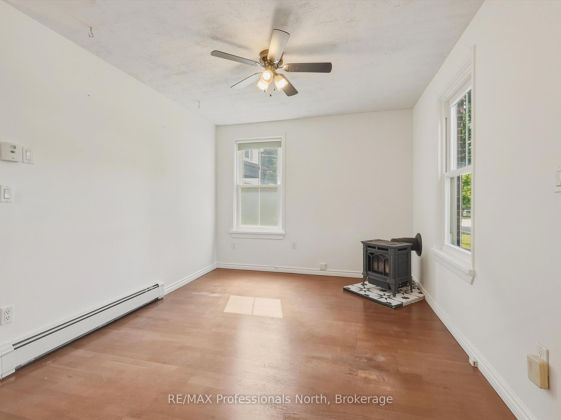 213 James Street photo 8