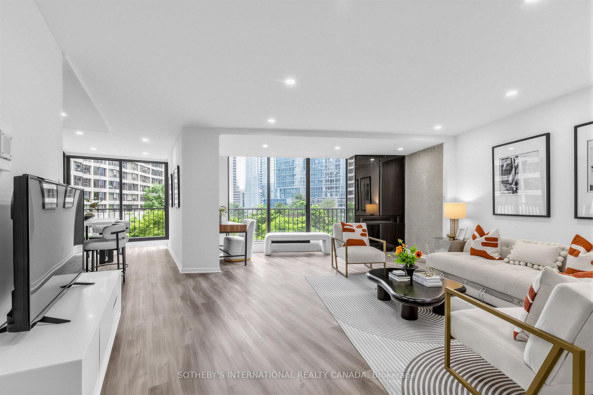 33 Harbour Square Unit 1008 photo 6