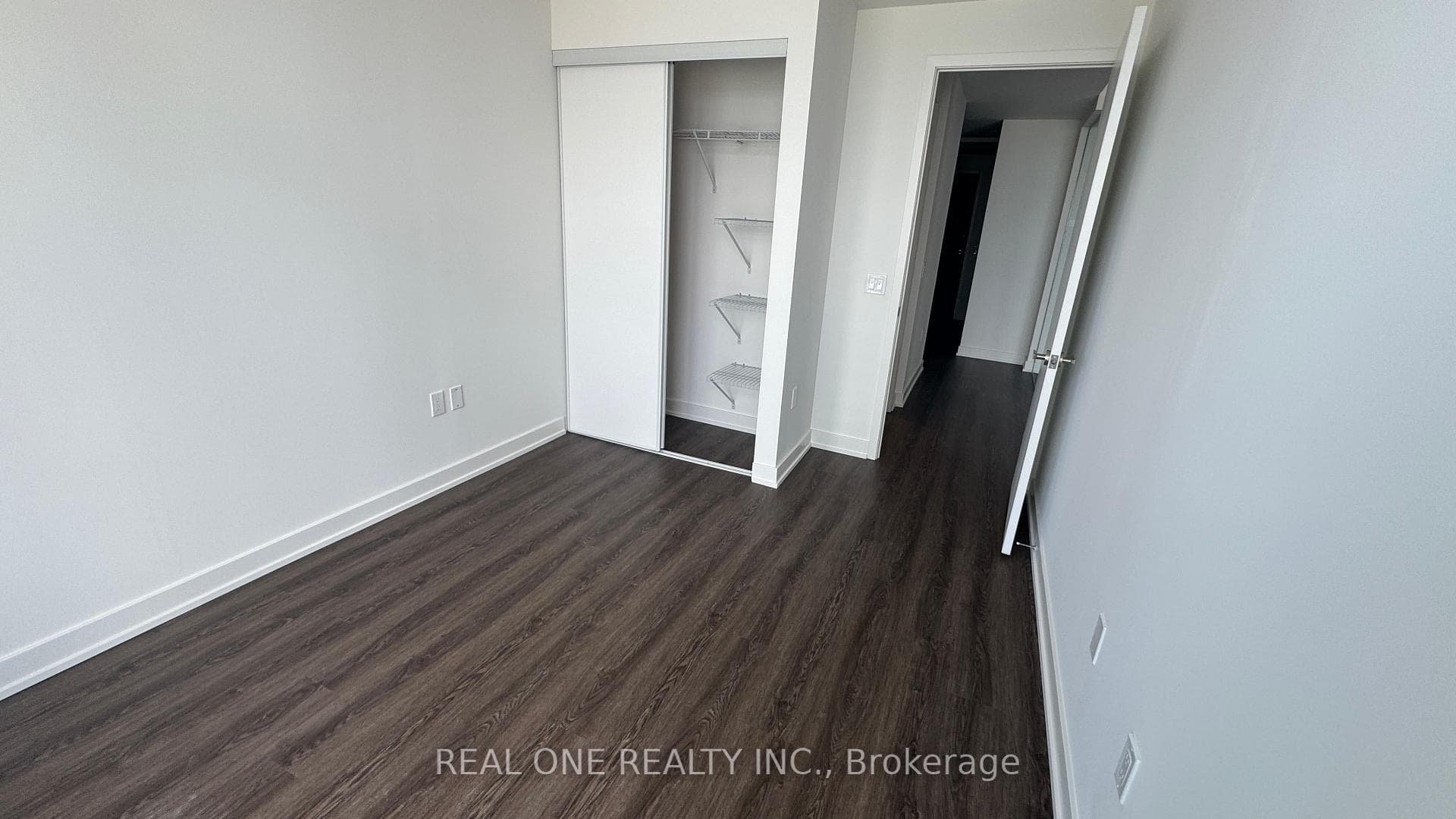 448 Burnhamthorpe Road Unit 2207 photo 13