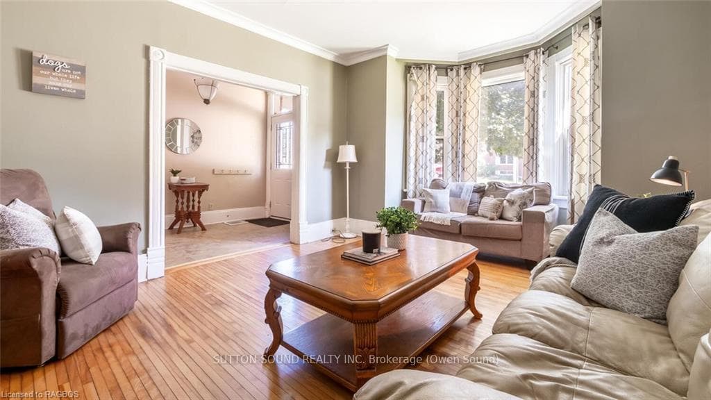 914 7TH Avenue photo 12
