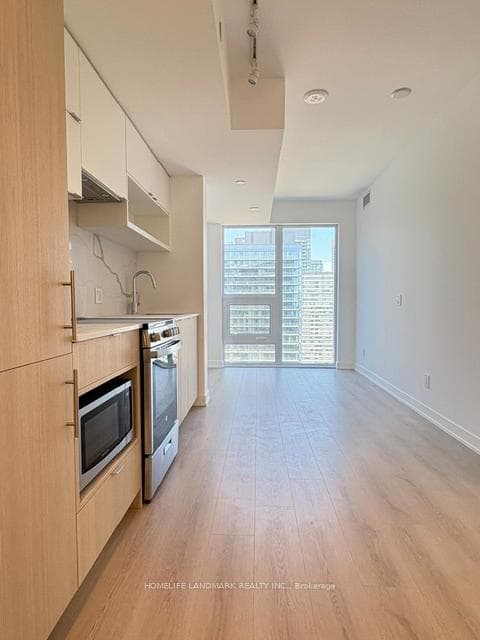 100 Queen Street Unit 3112 photo 2