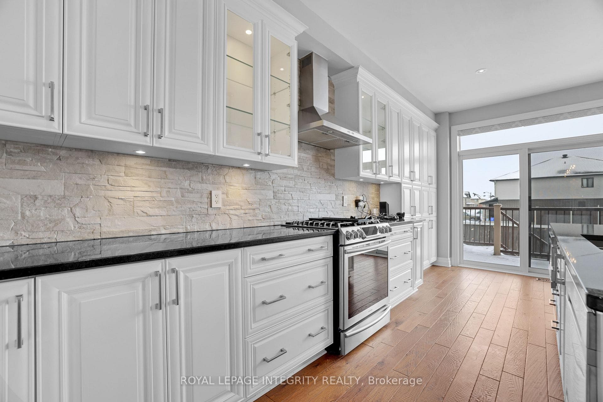 508 Yellow Birch Street photo 16