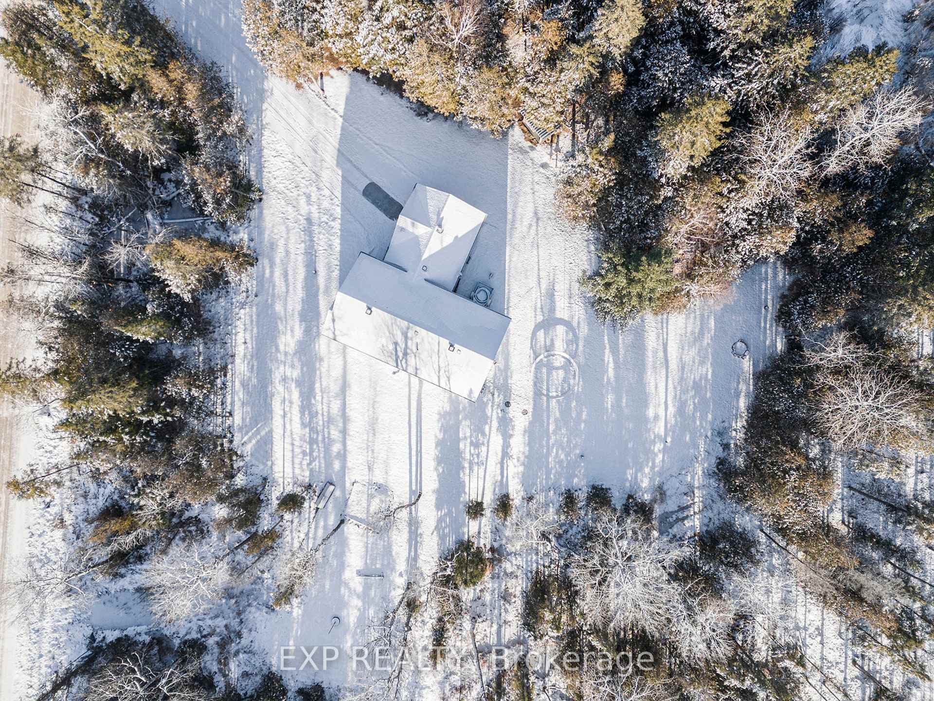 883 Pinery Road photo 36