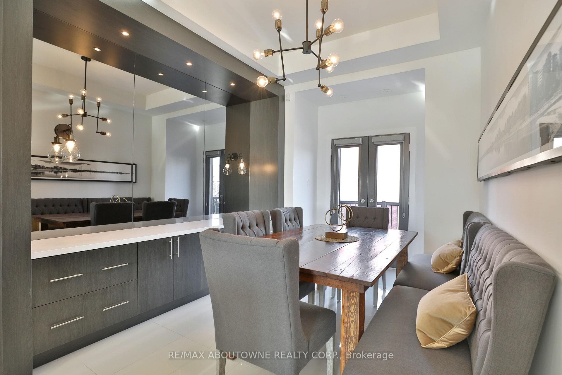220 VELLWOOD Common photo 11