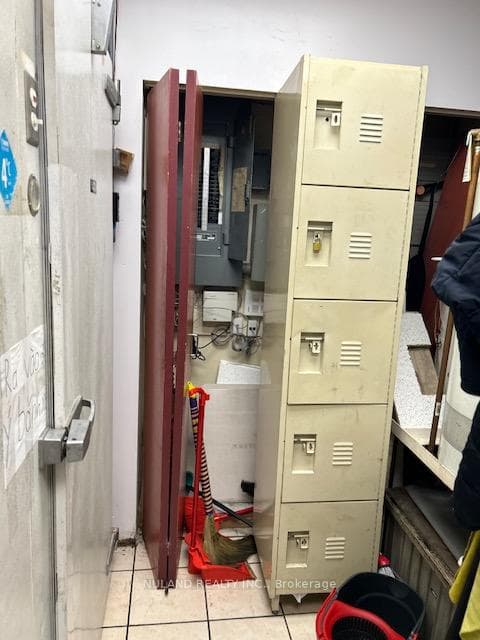 2437 Finch Avenue Unit 11 photo 15