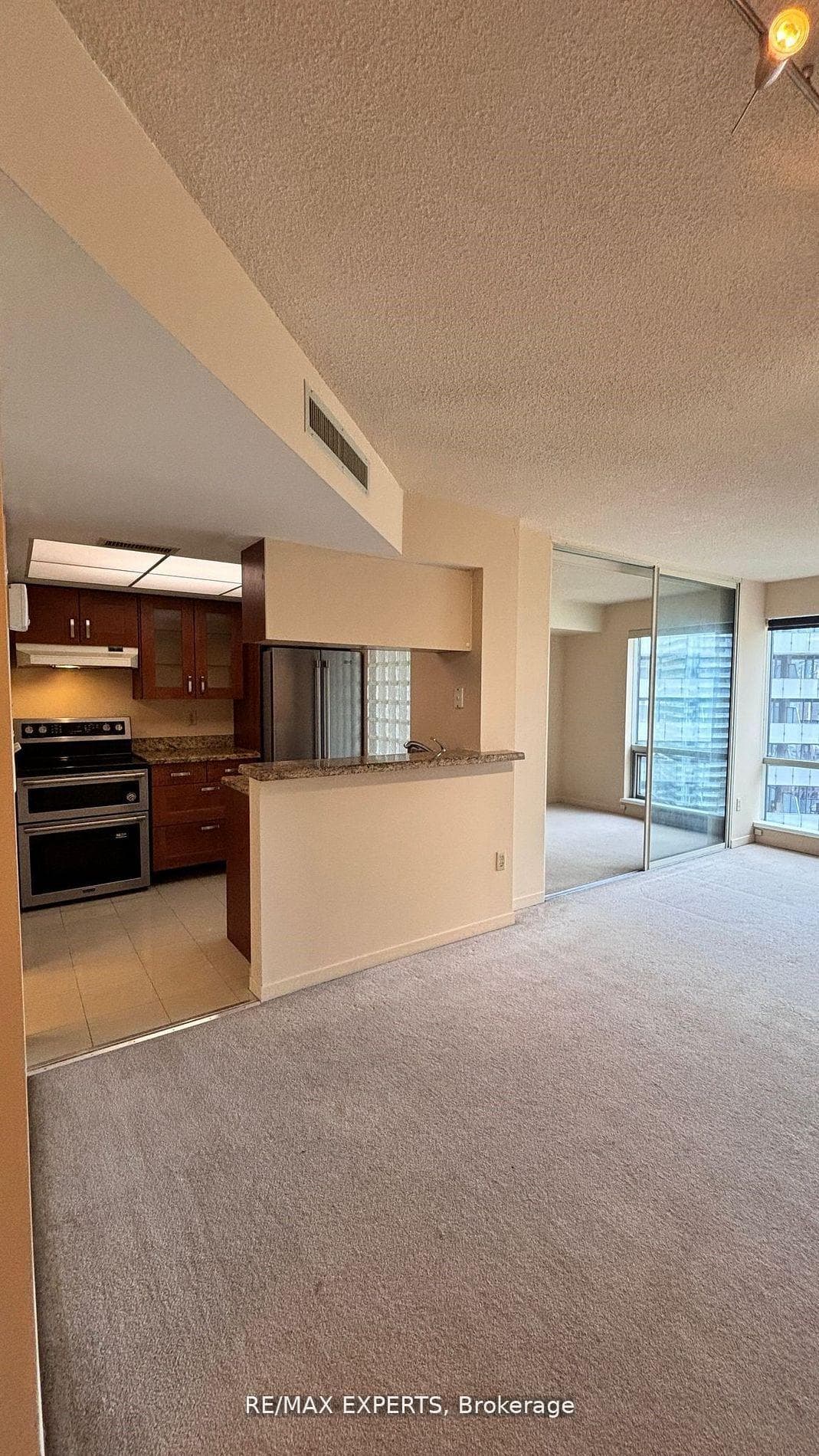 1001 Bay Street Unit 2116 photo 4