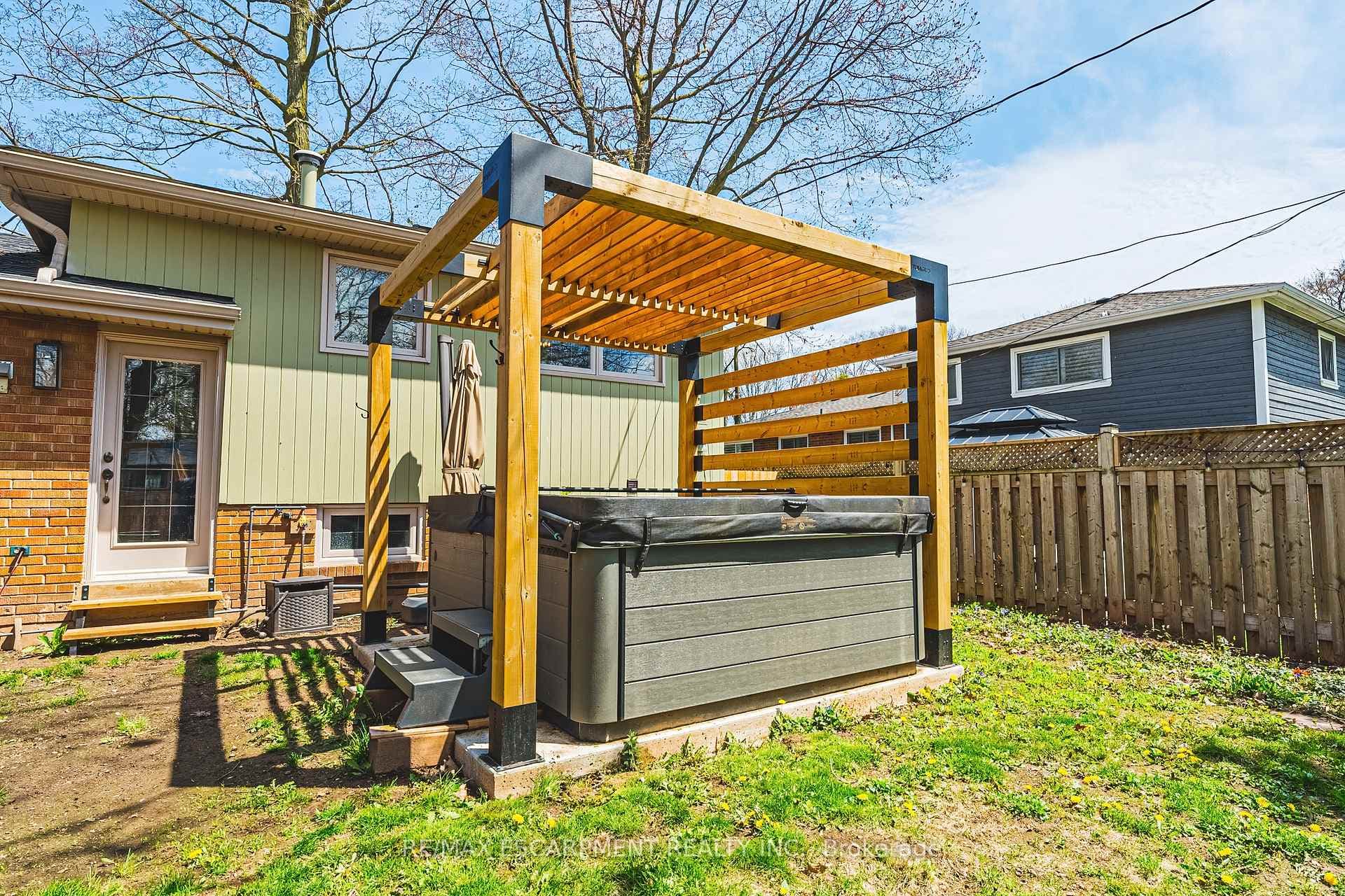470 Forestwood Crescent photo 31