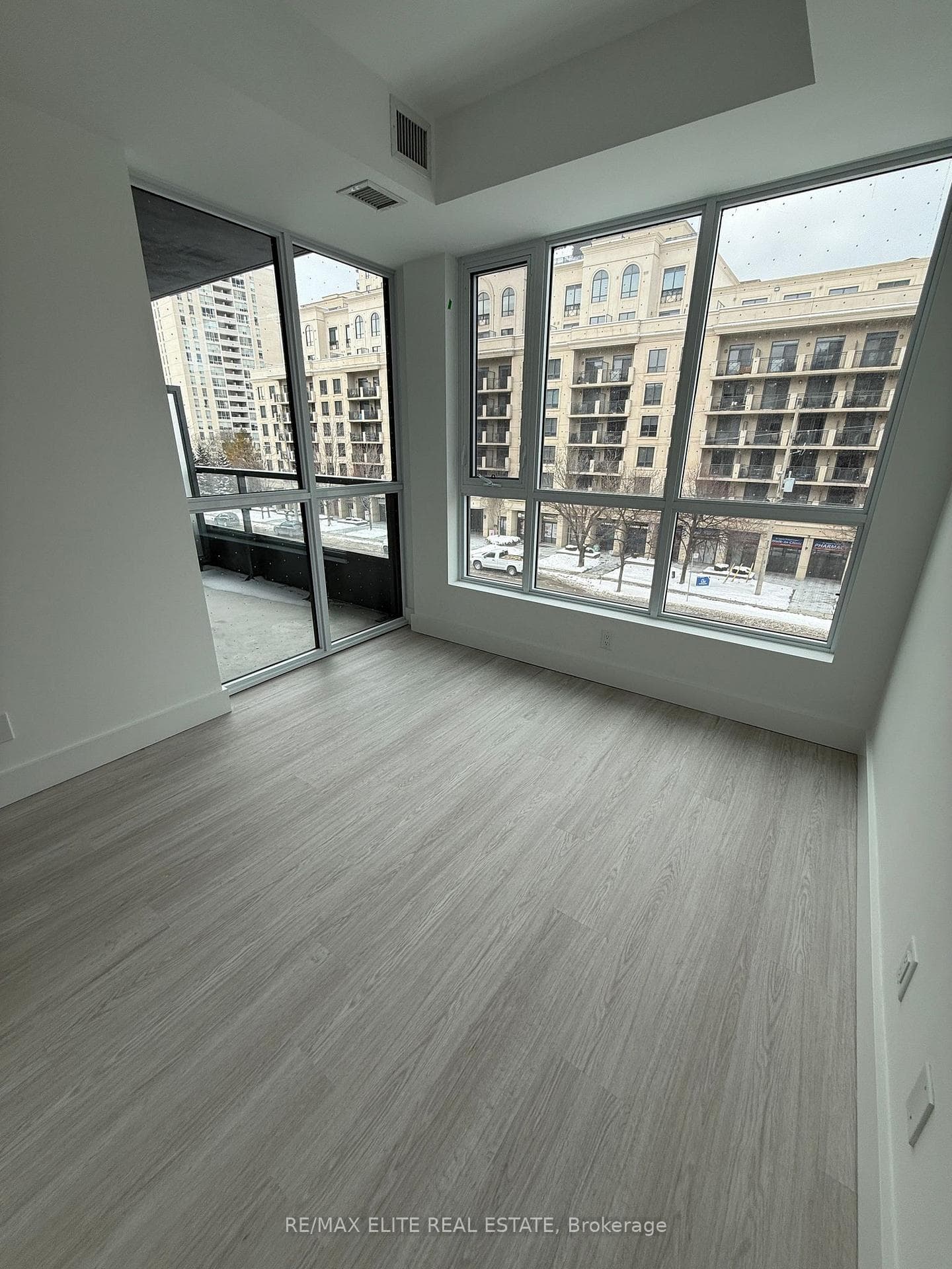625 Sheppard Avenue Unit 326 photo 13