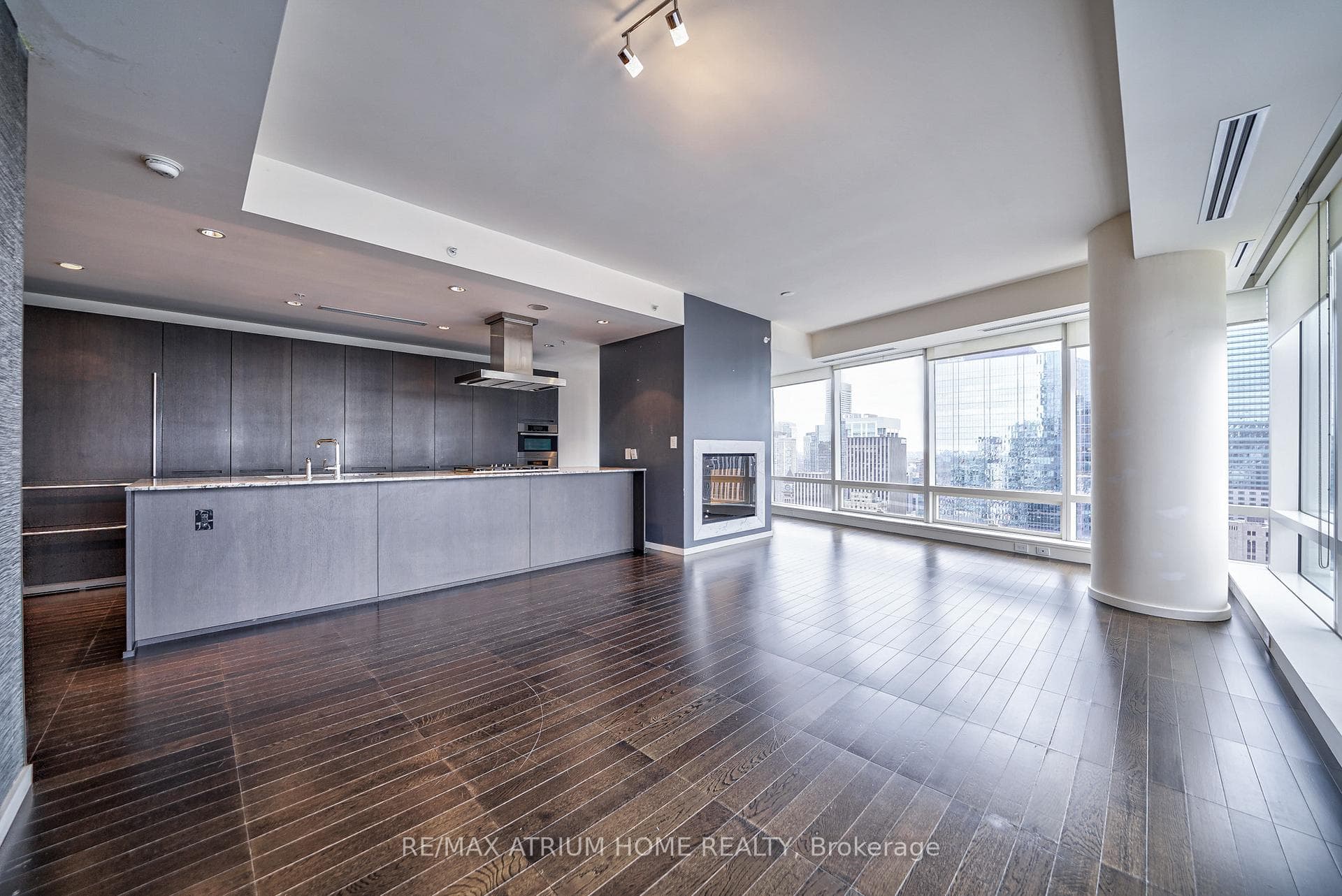 180 University Avenue Unit 3709 photo 17