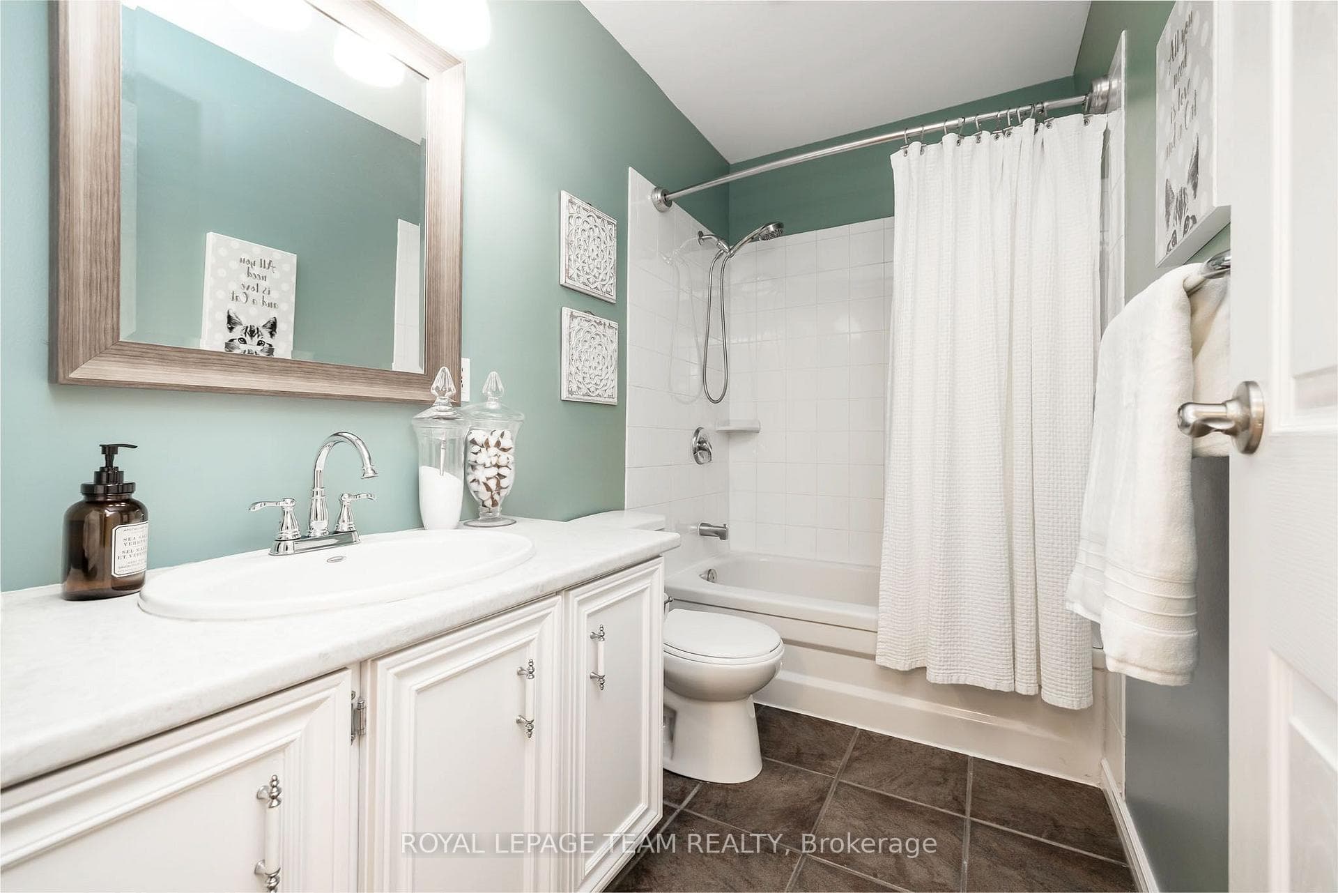 126 McClintock Way photo 18