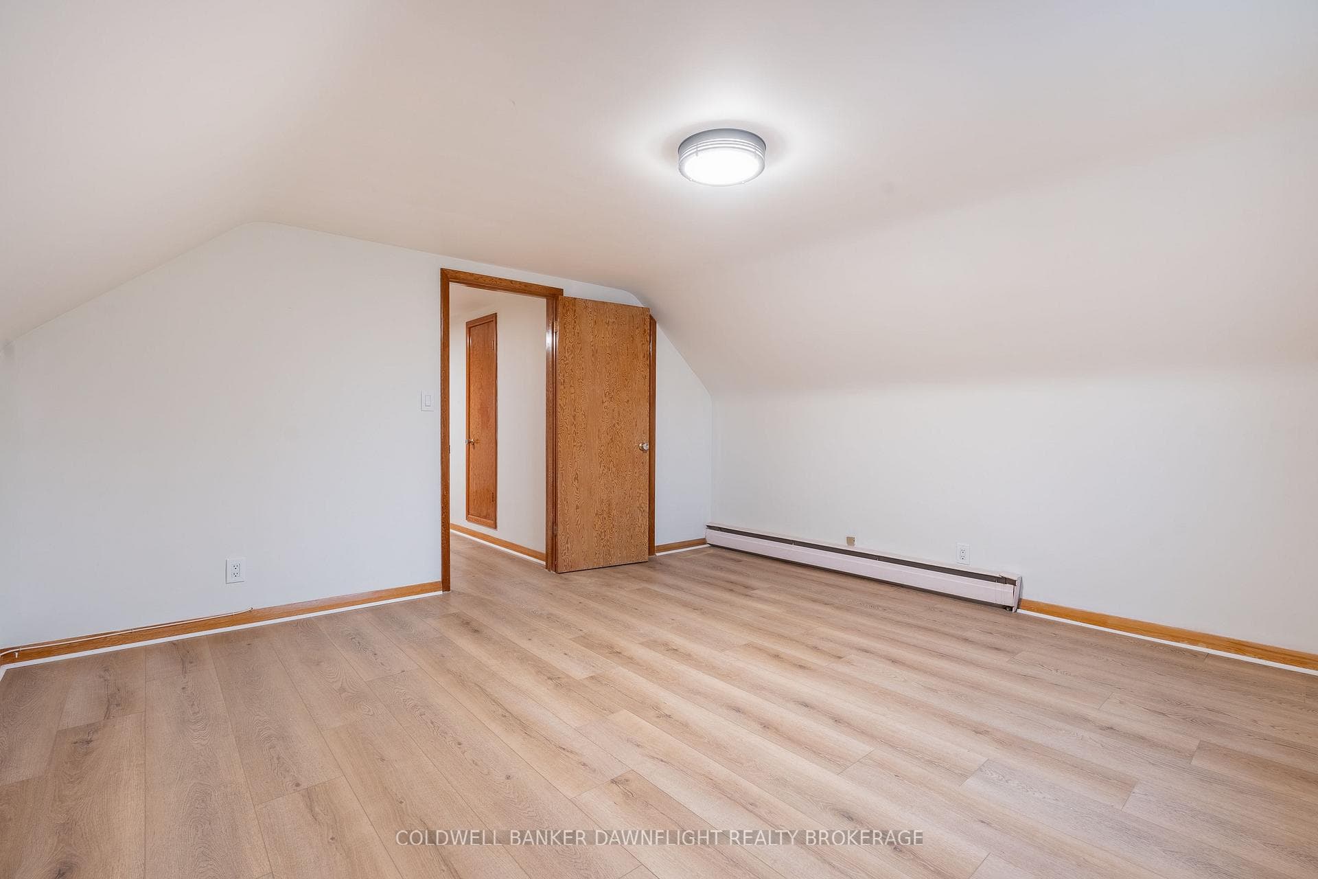 394 William Street photo 10