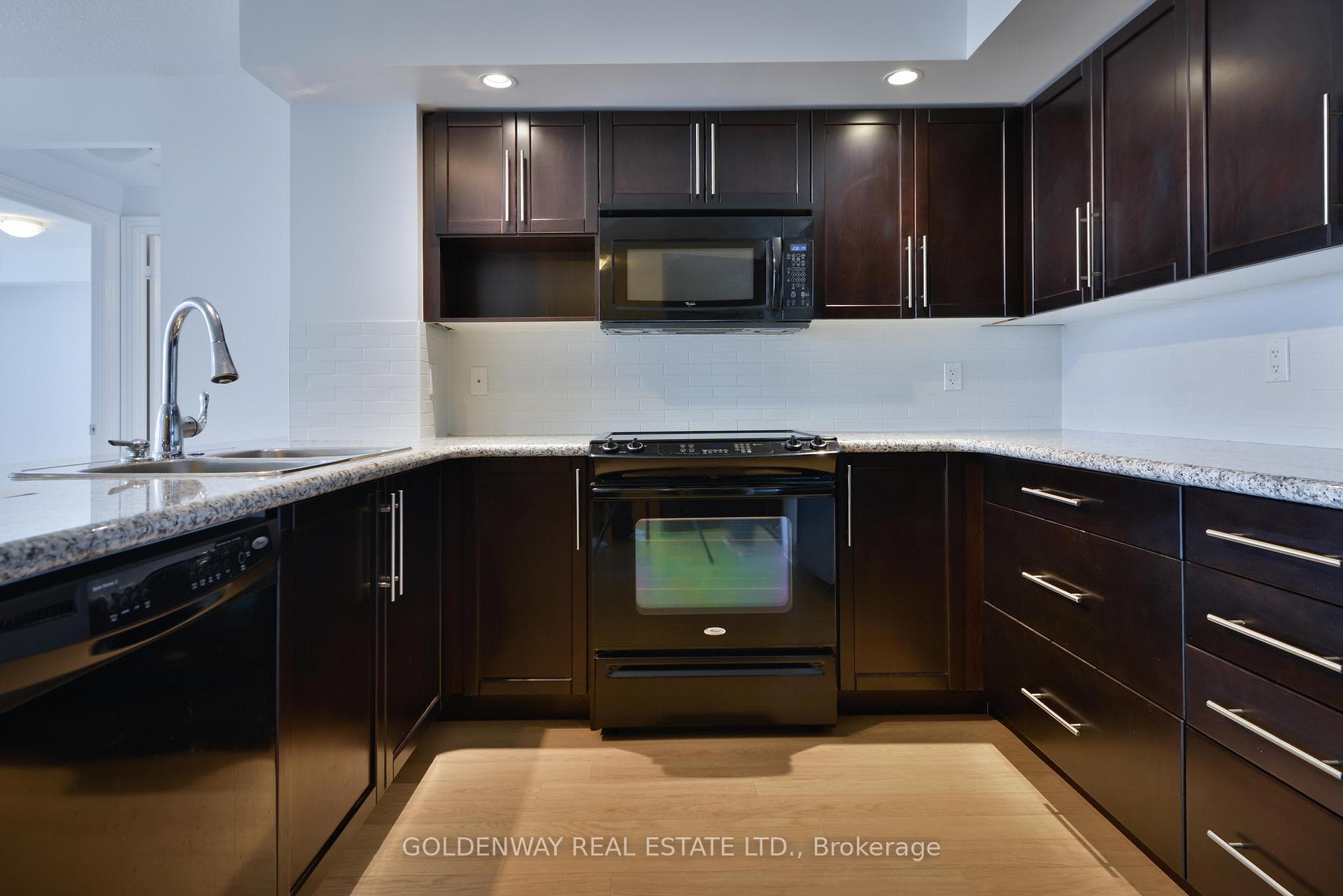 23 Cox Boulevard Unit 572 photo 8
