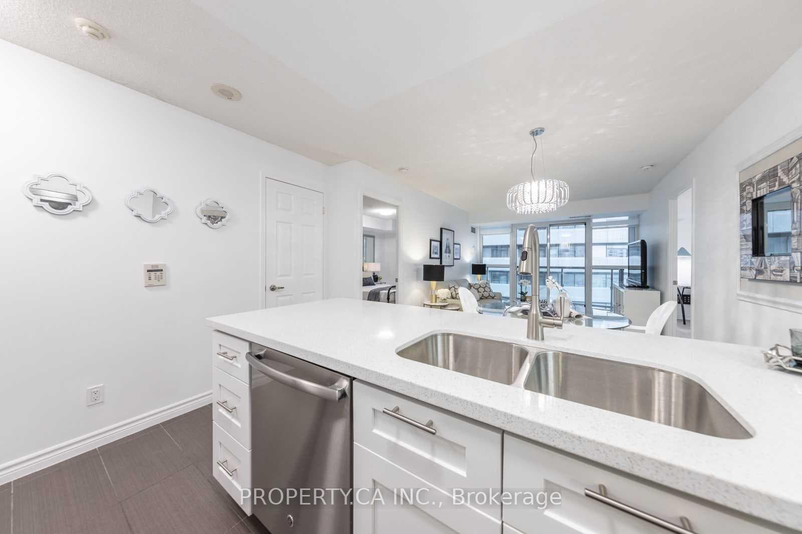 19 Grand Trunk Crescent Unit 2509 photo 5
