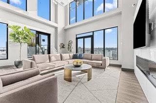75 James Street Unit 1407 photo 6