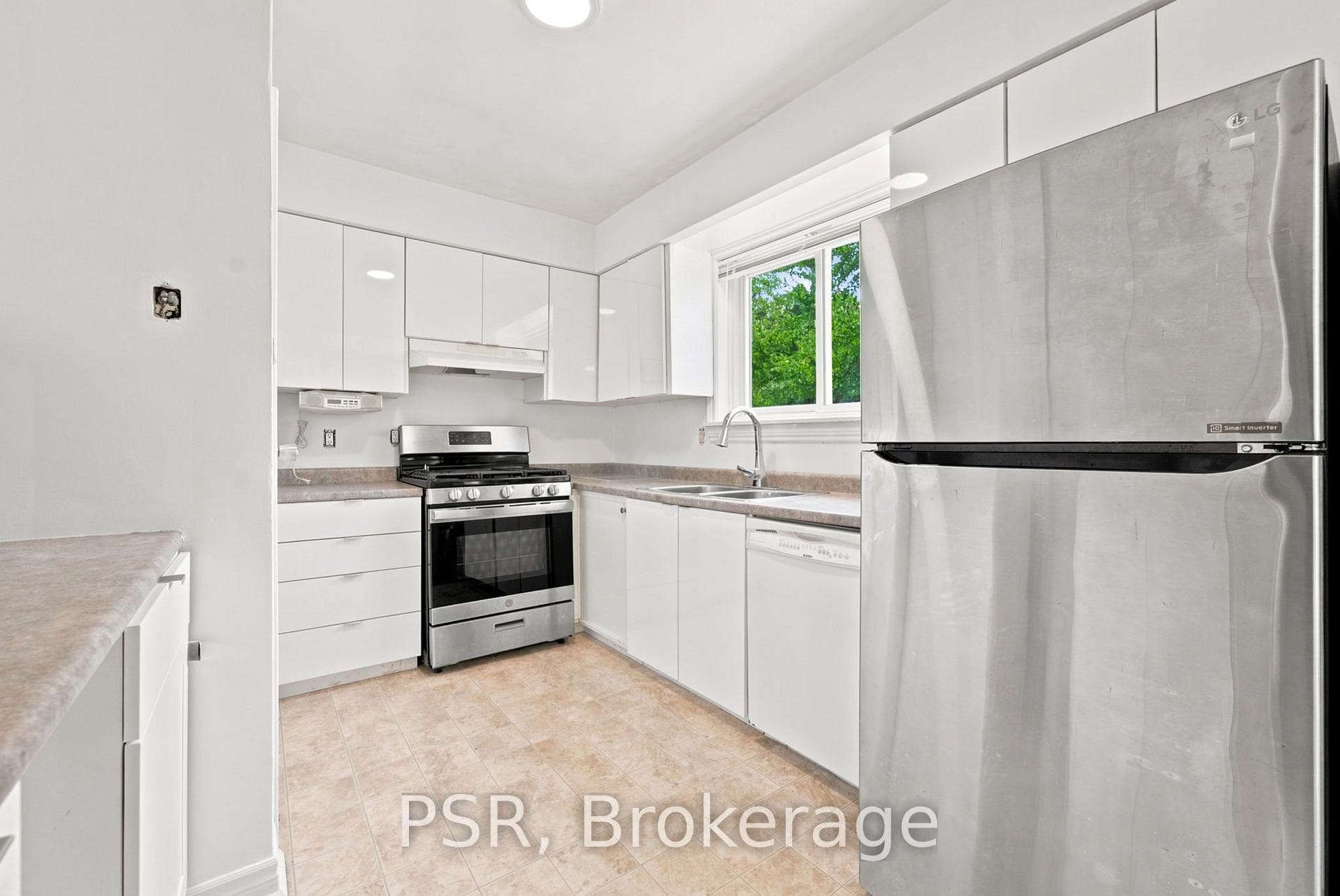 531 Rodd Avenue Unit Upper photo 12