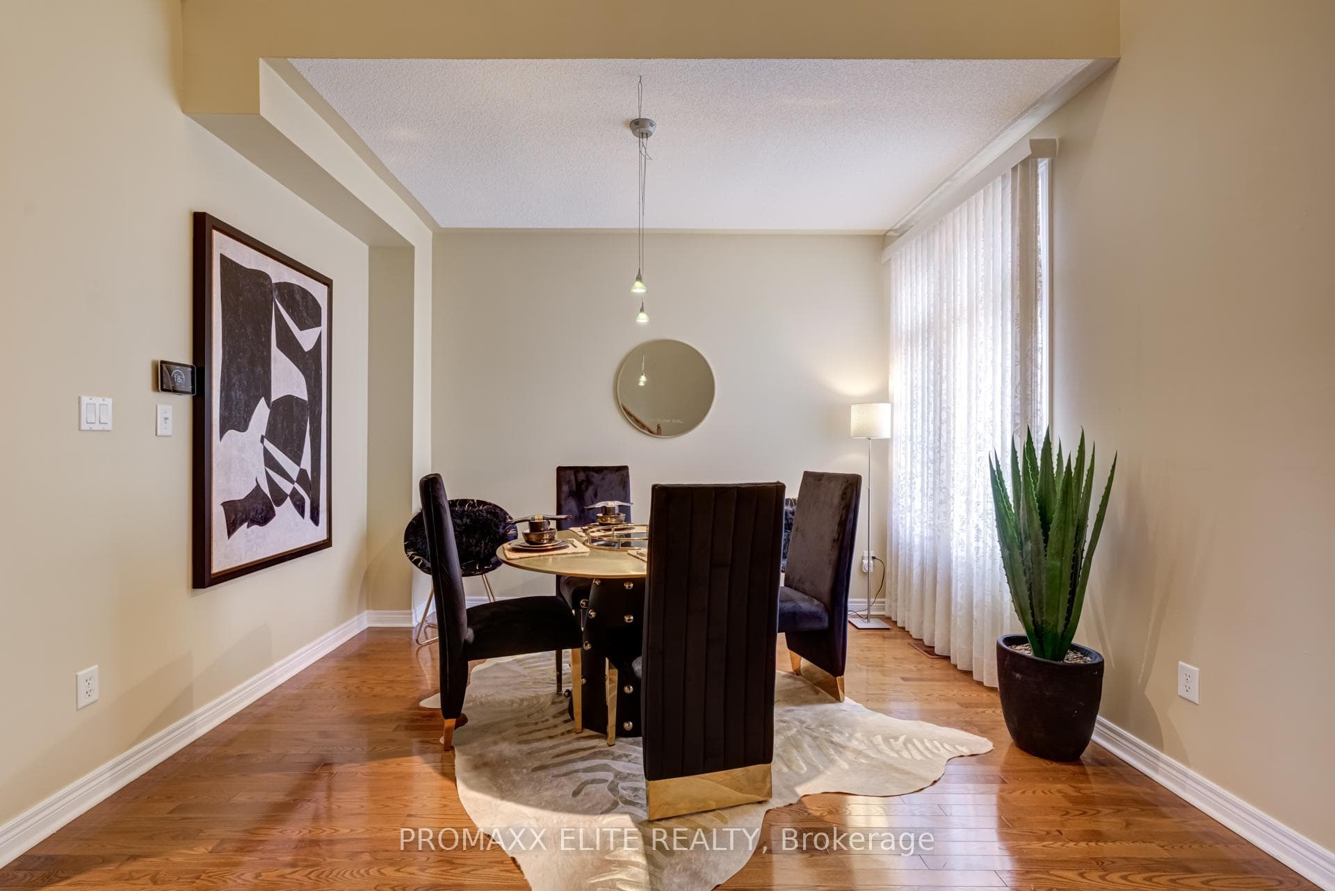87 Raintree Crescent photo 8
