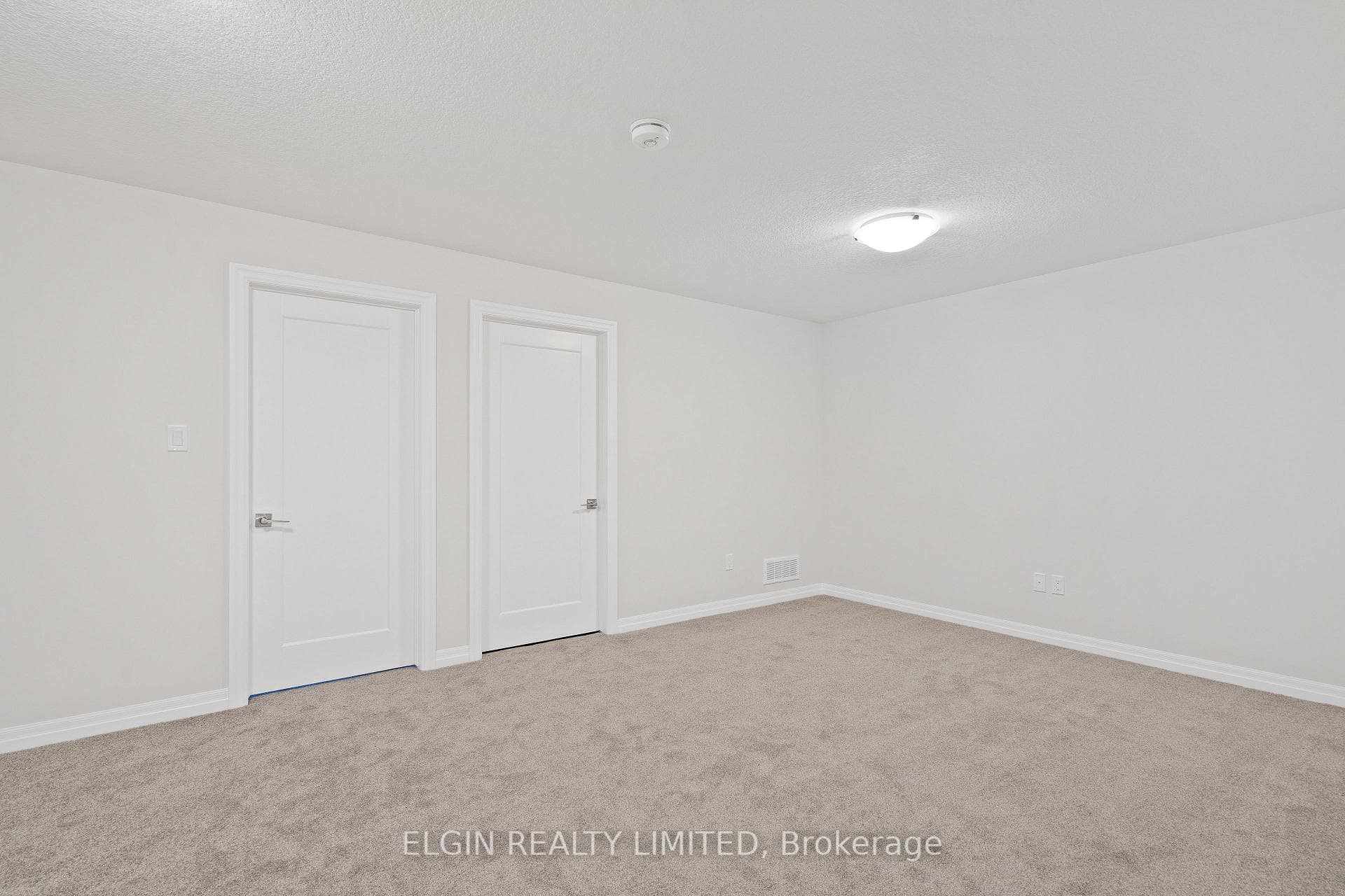 225 Renaissance Drive photo 39