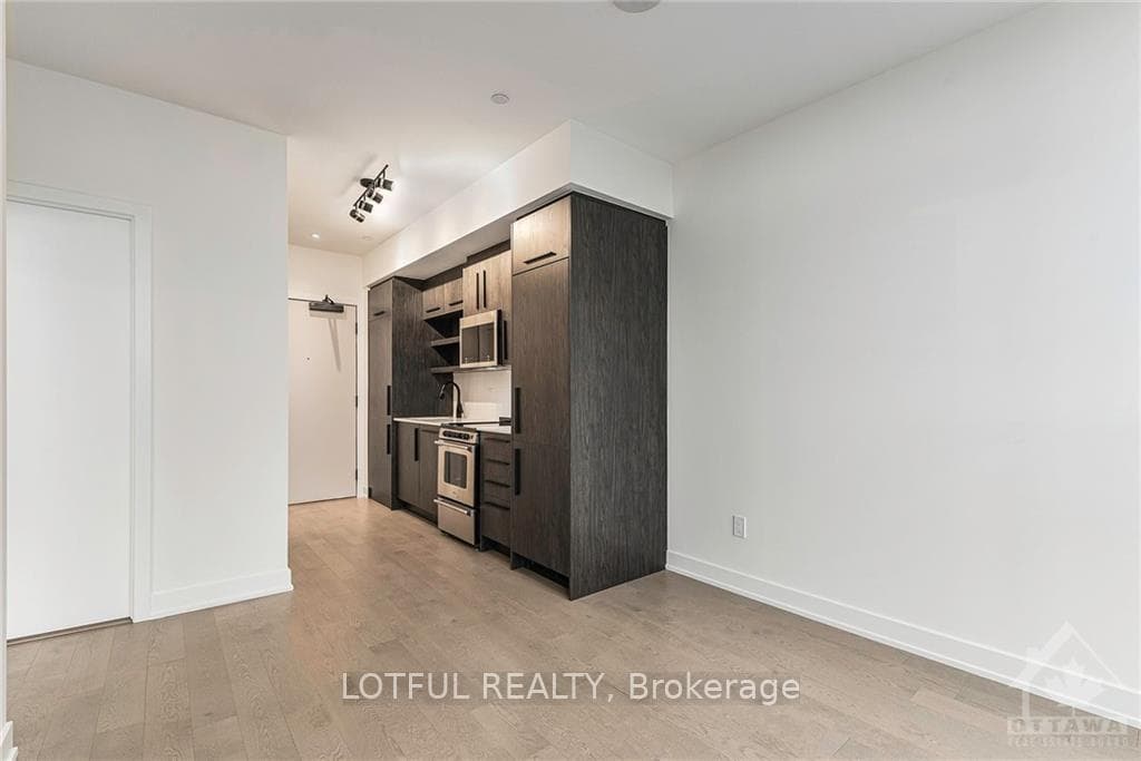 560 RIDEAU Street Unit 1409 photo 10