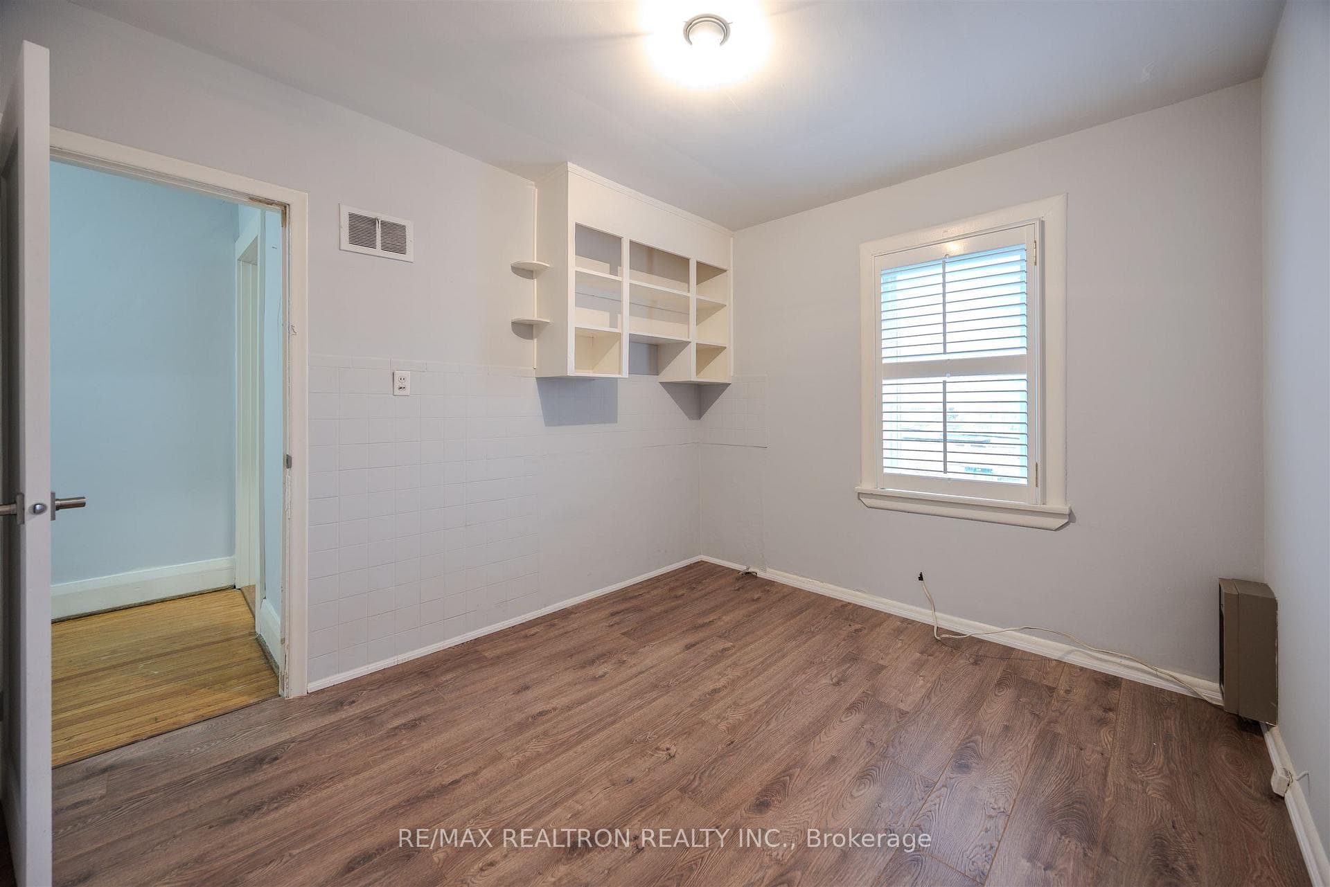 142 Gilbert Avenue photo 24