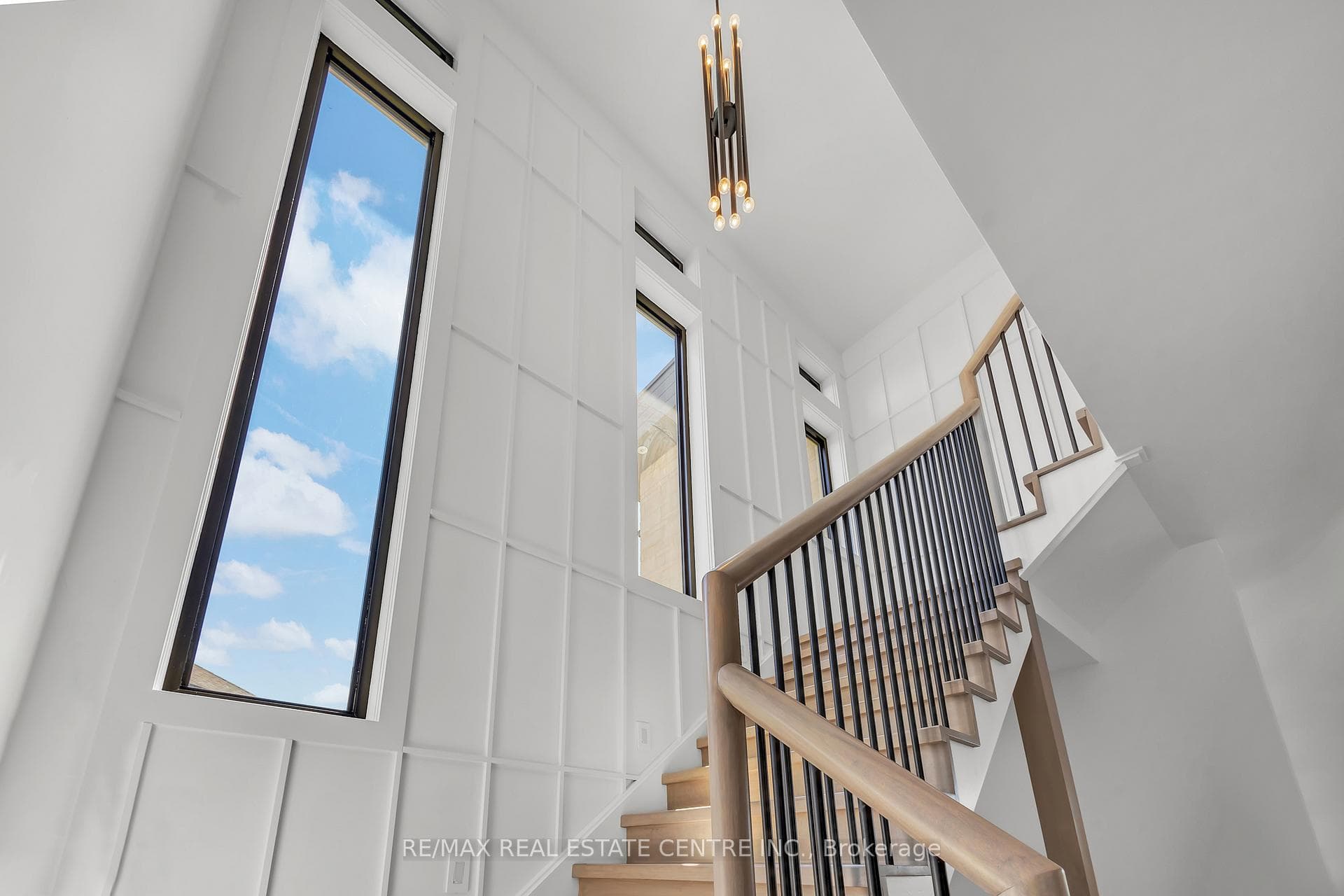 920 Thomas Pedder Court photo 20