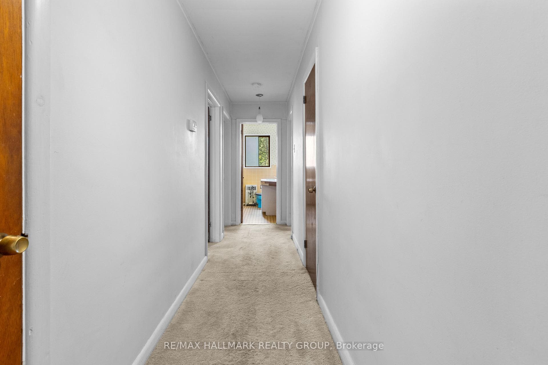 492 Vernon Avenue photo 14