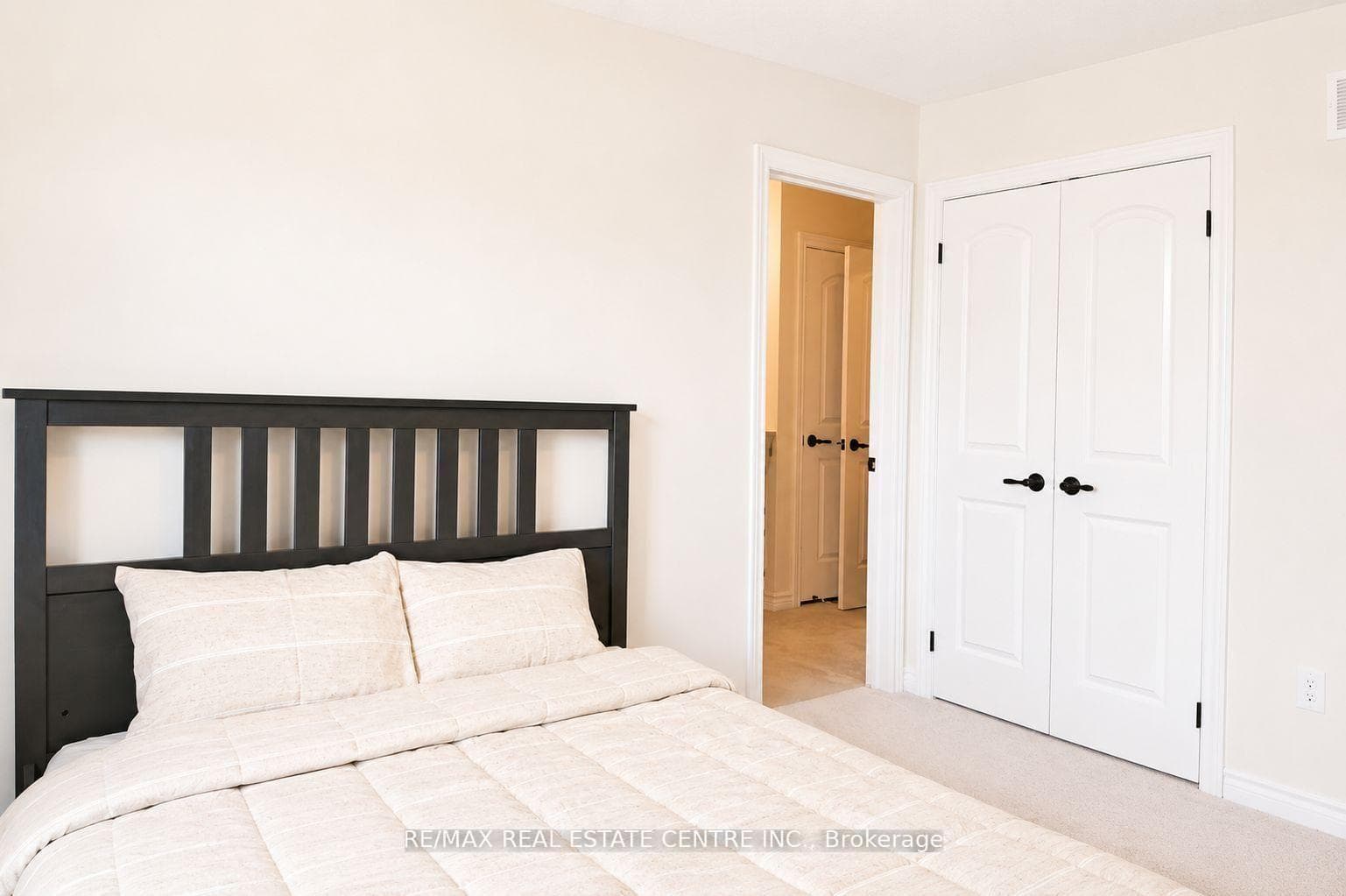 15 Cahill Drive photo 28