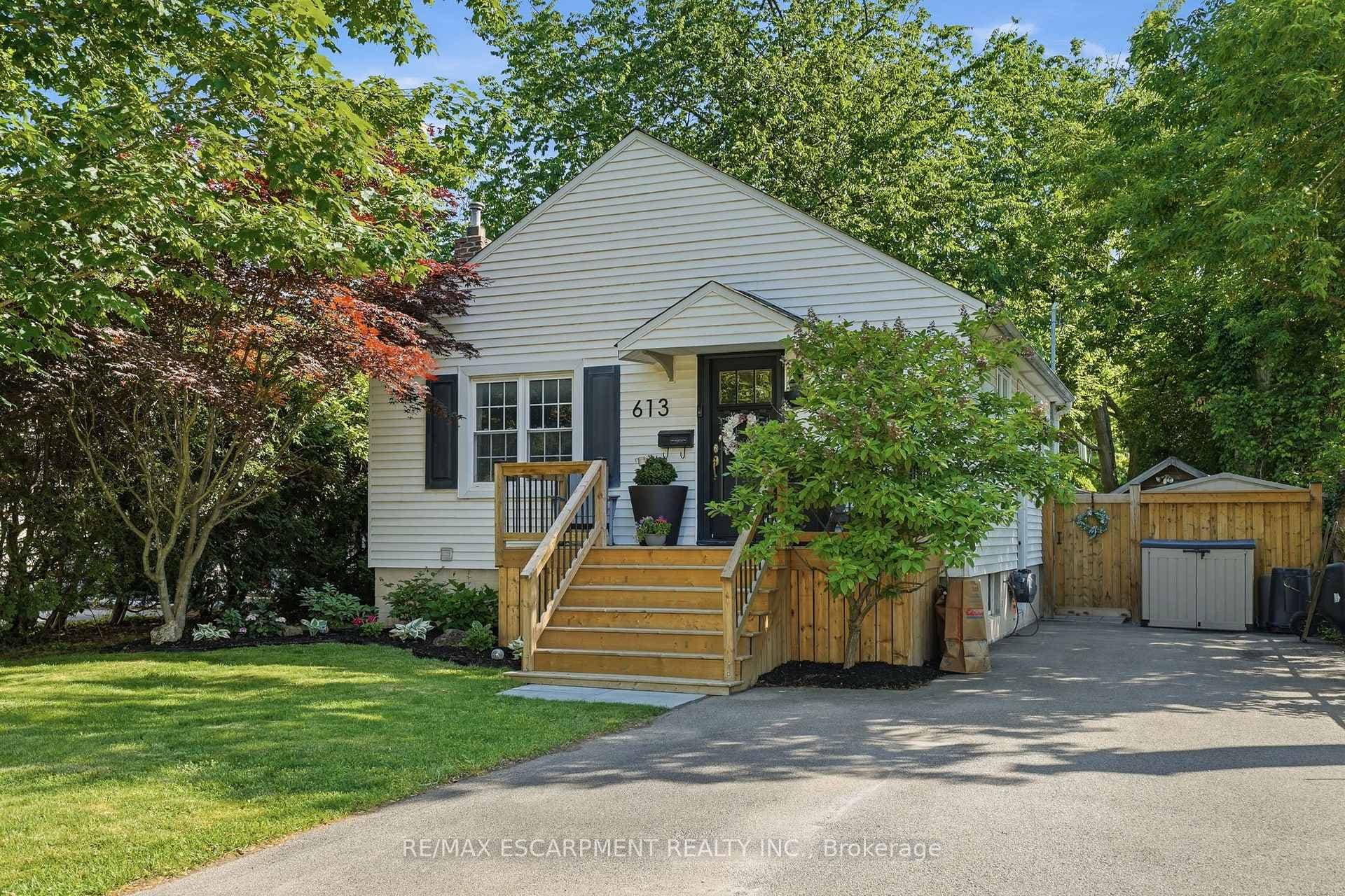 613 Clark Avenue photo 2