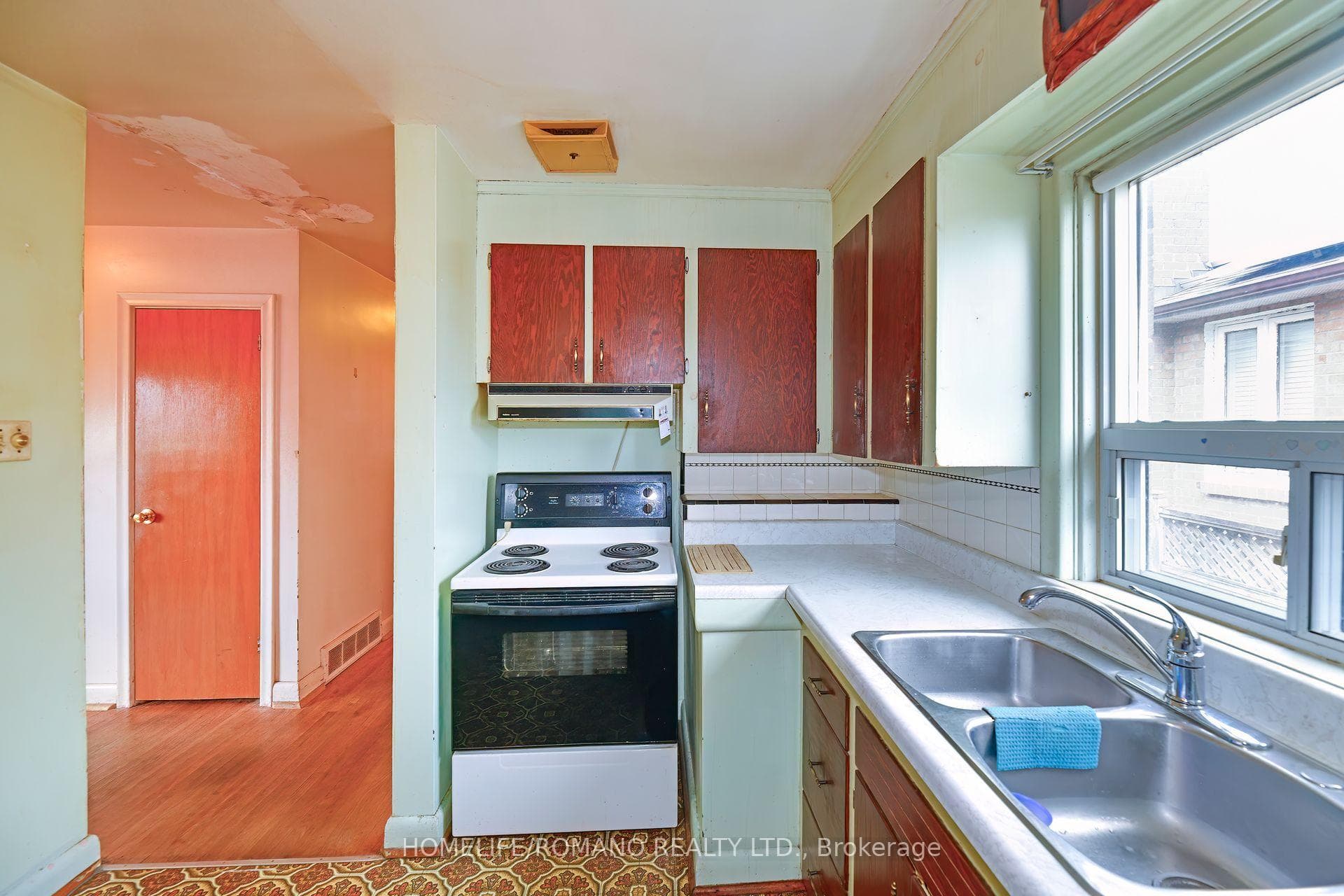122 Plewes Road photo 8