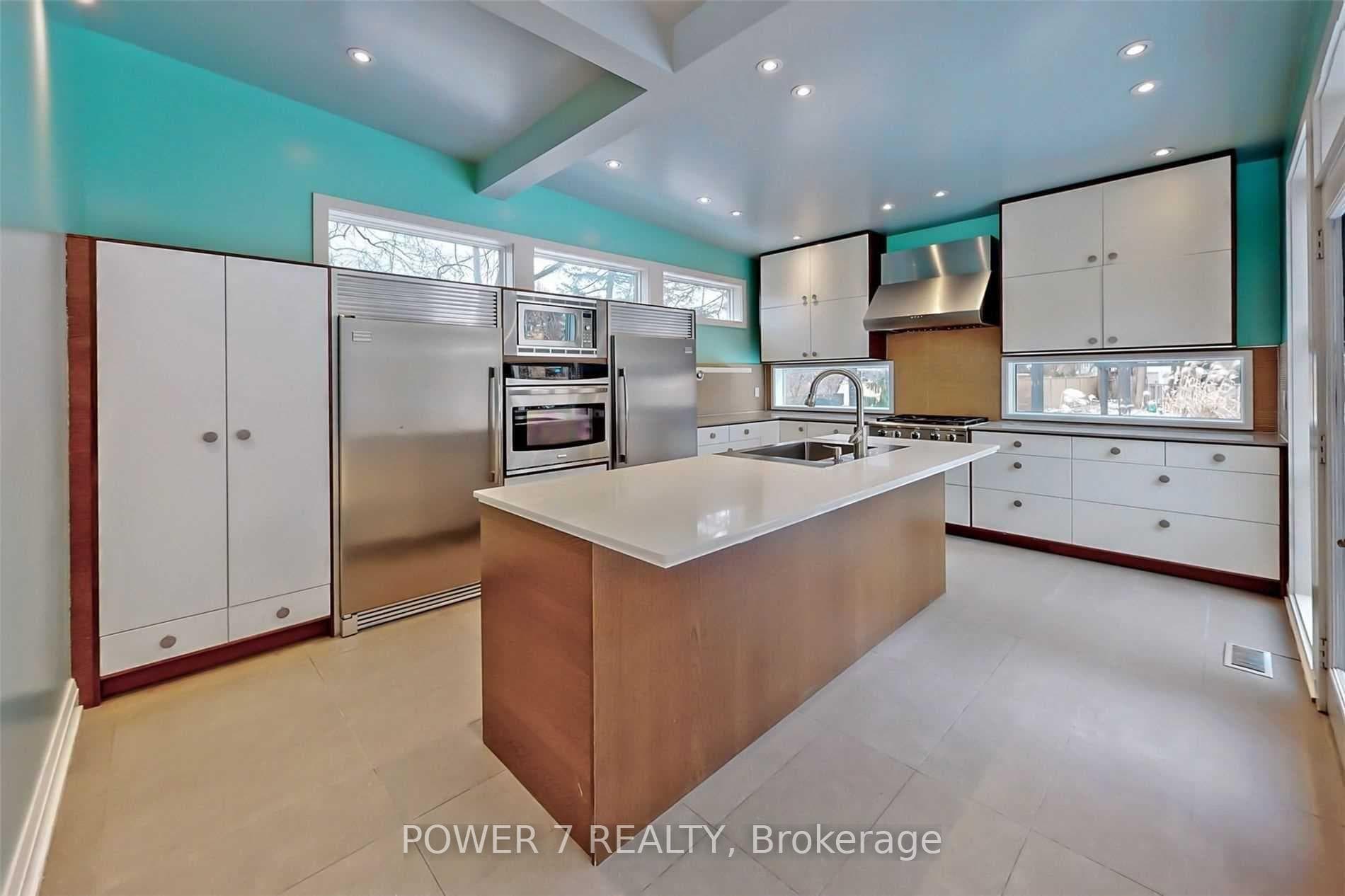 34 Groveland Crescent photo 11
