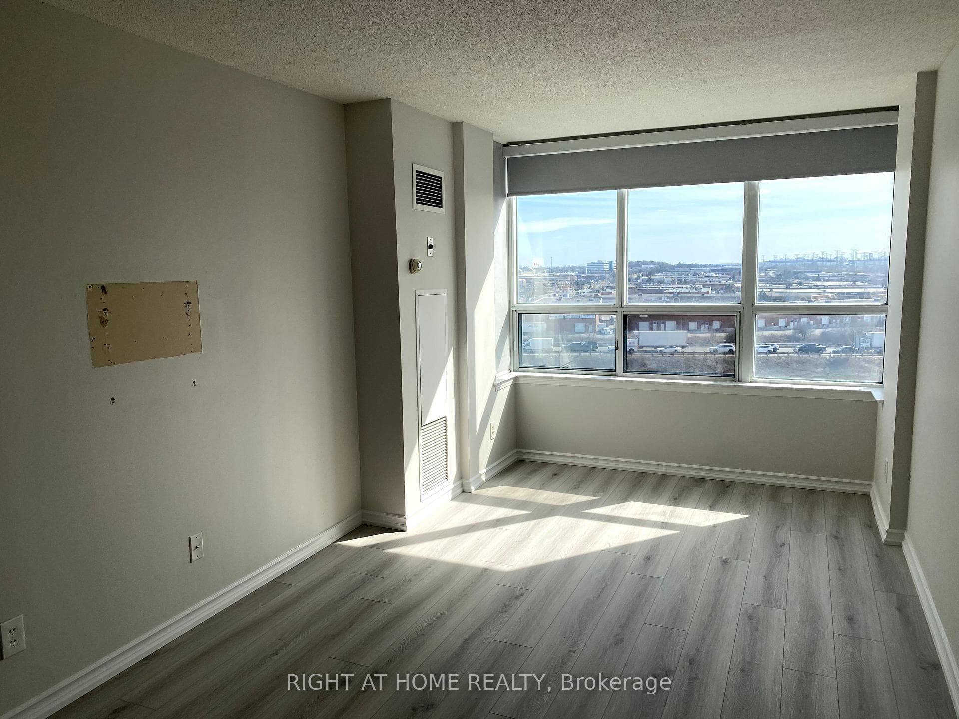 1625 Pickering Parkway Unit 909 photo 11