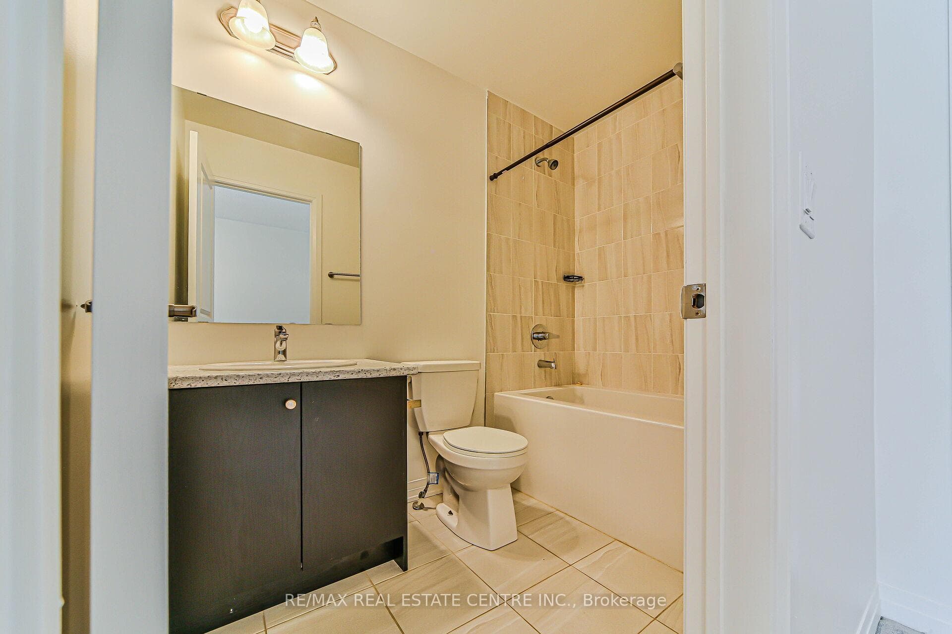 585 Colborne Street Unit 902 photo 15
