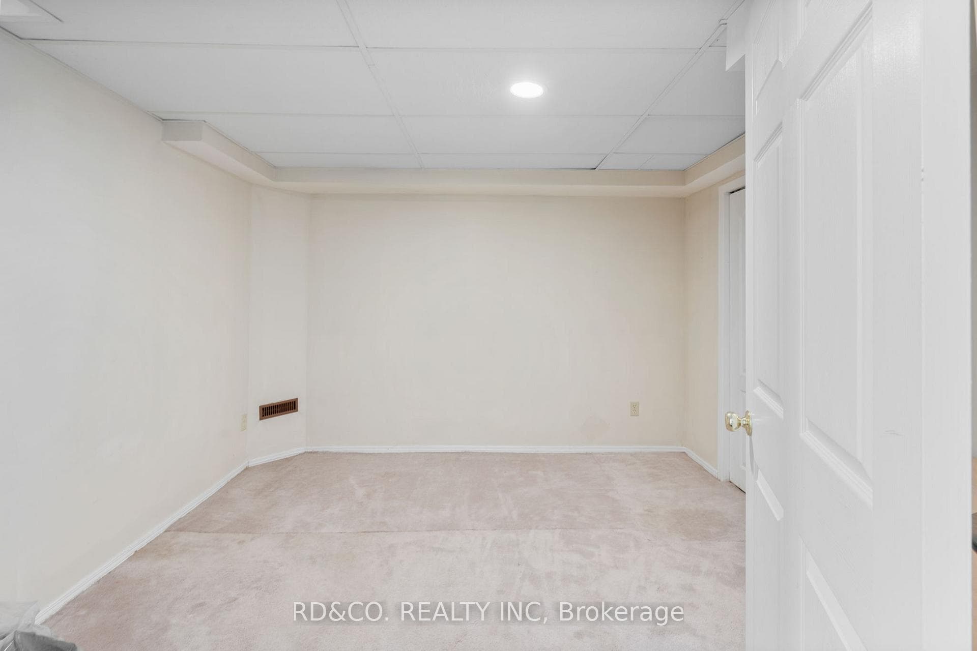 52 Strathmore Drive photo 31
