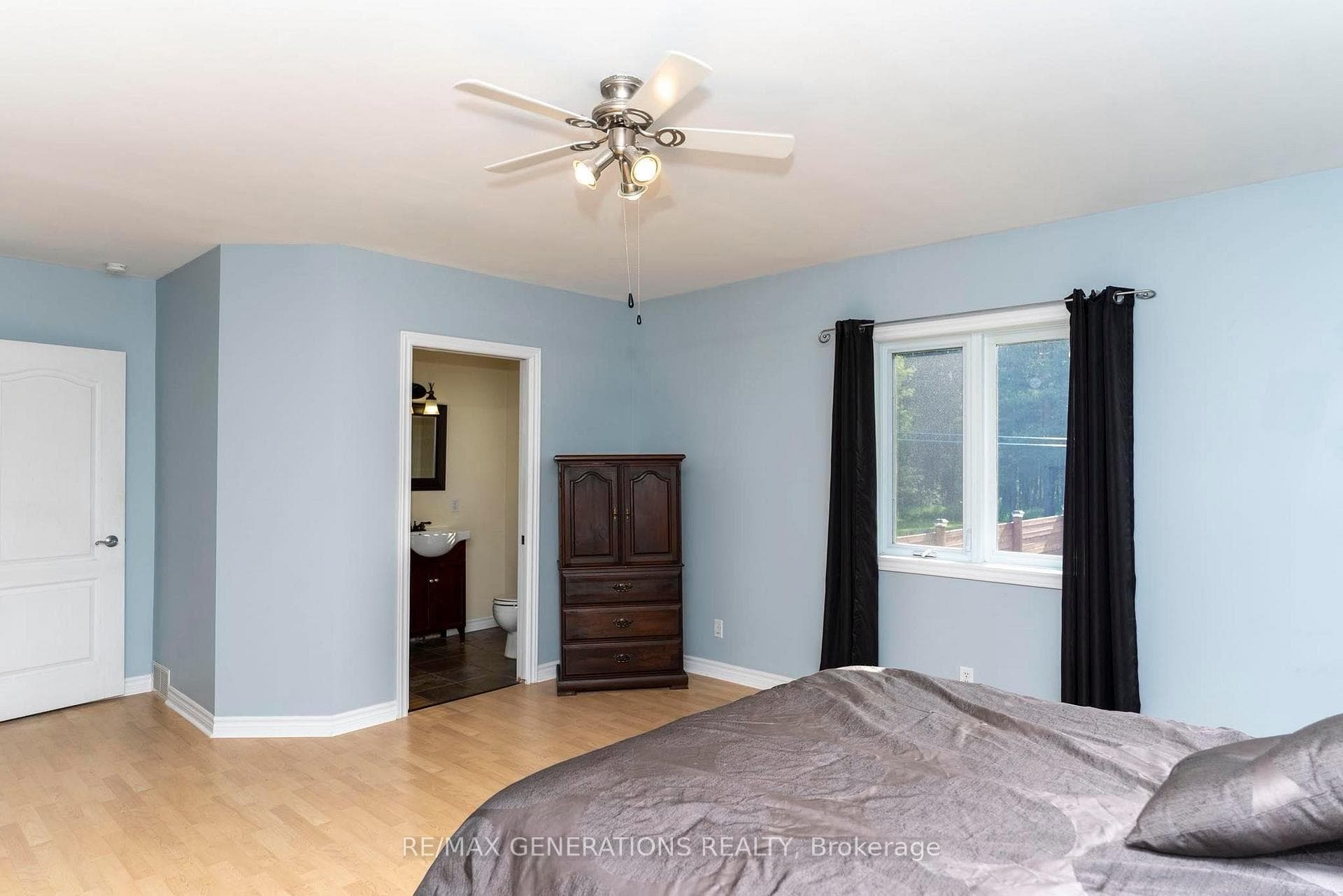 2050 Almira Avenue photo 17