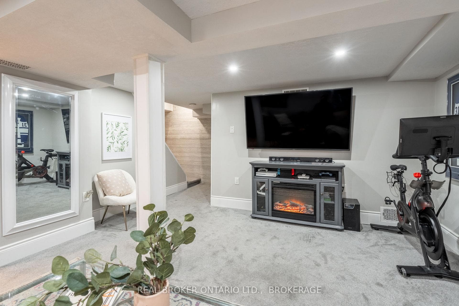 74 CAMERON Avenue photo 24