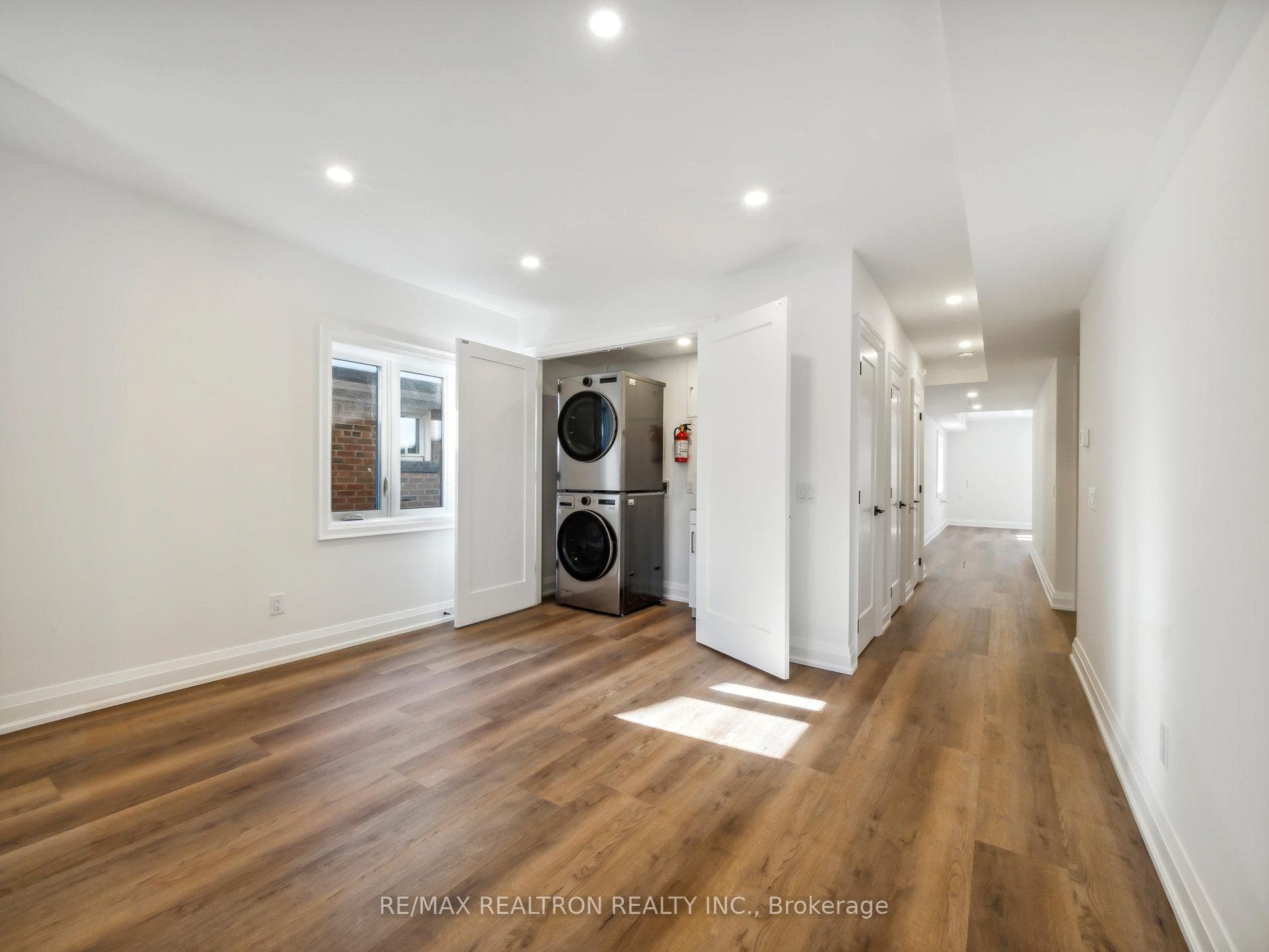 887 Avenue Road Unit Main photo 19
