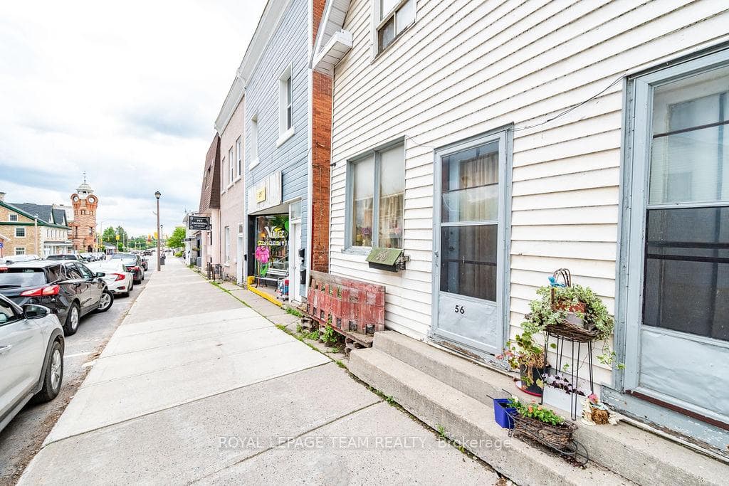 56 Madawaska Street photo 5