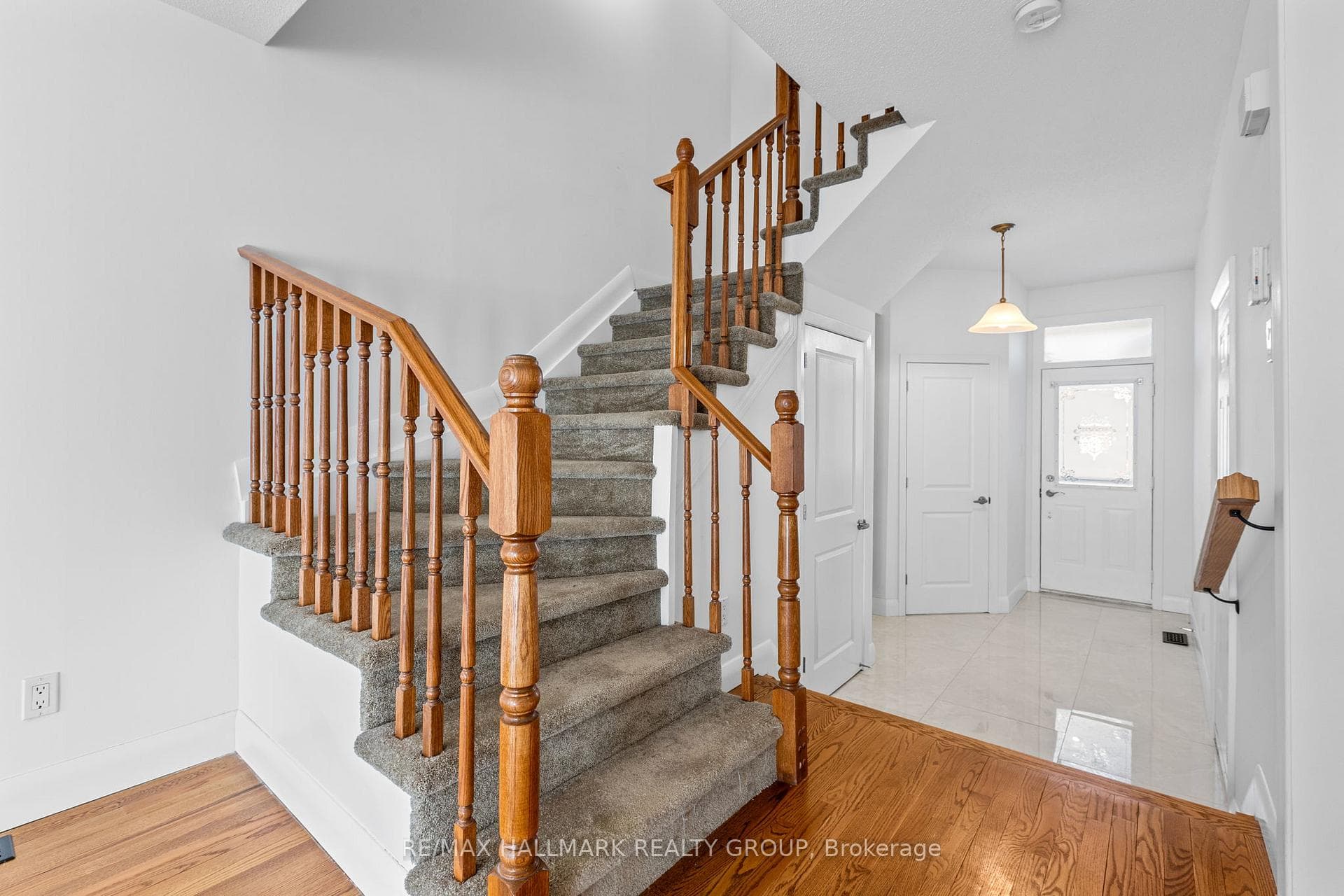 988 Lucille Way photo 16