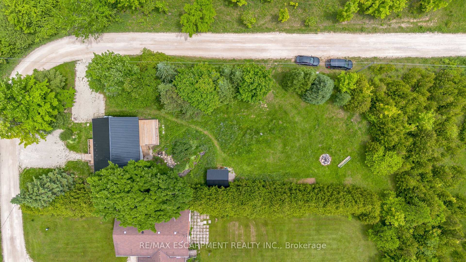 128 Sir Williams Lane photo 33