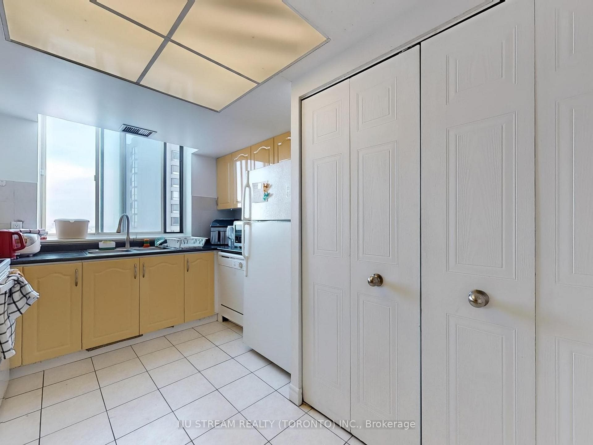 275 Bamburgh Circle Unit PH2 photo 10