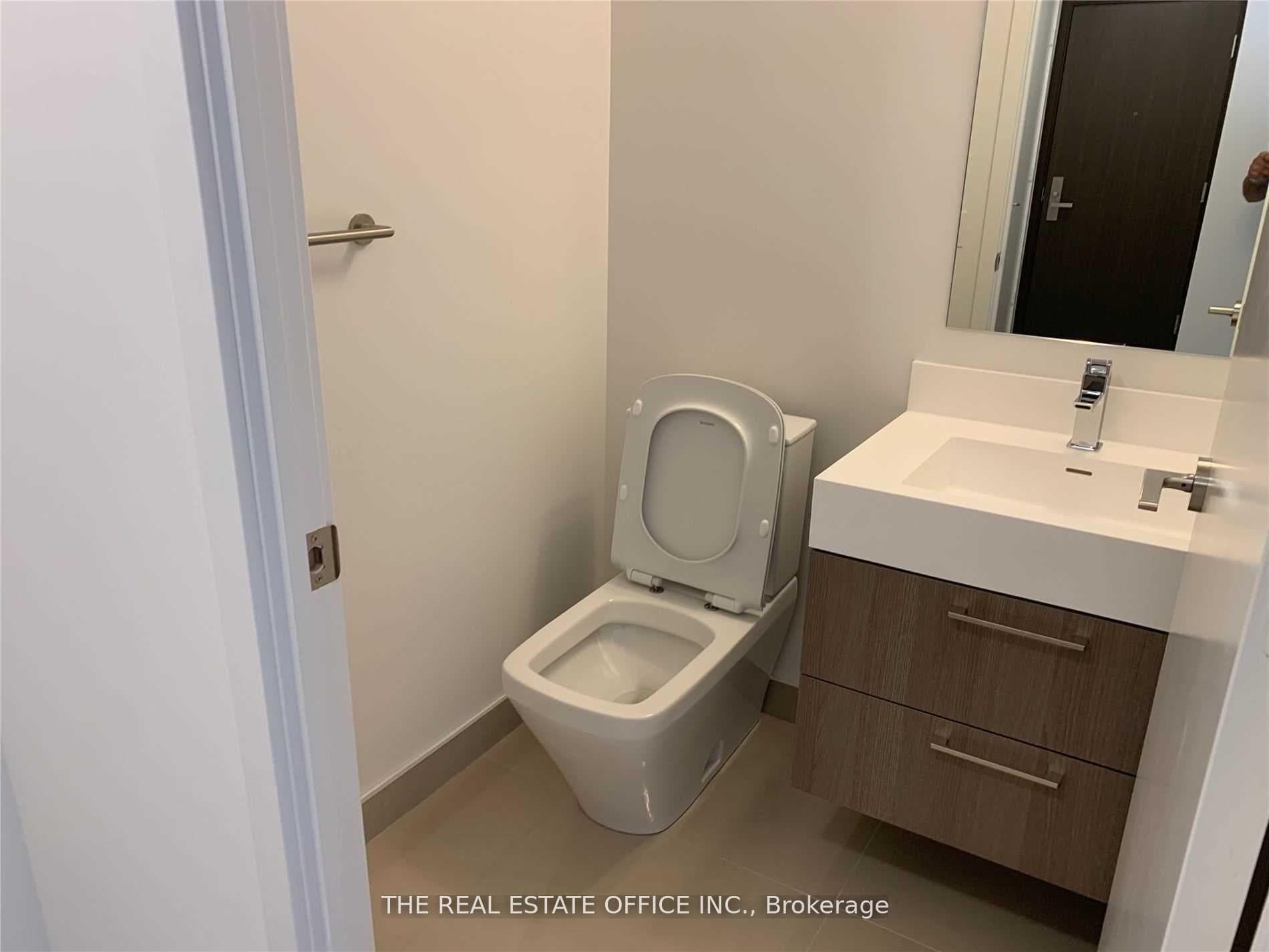 1 Yorkville Avenue Unit 1705 photo 12