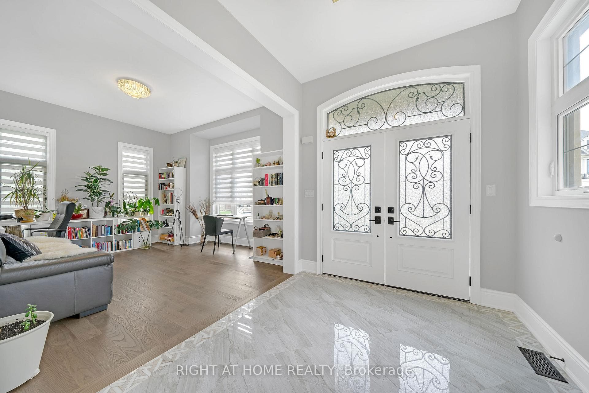 45 Cairns Gate photo 3